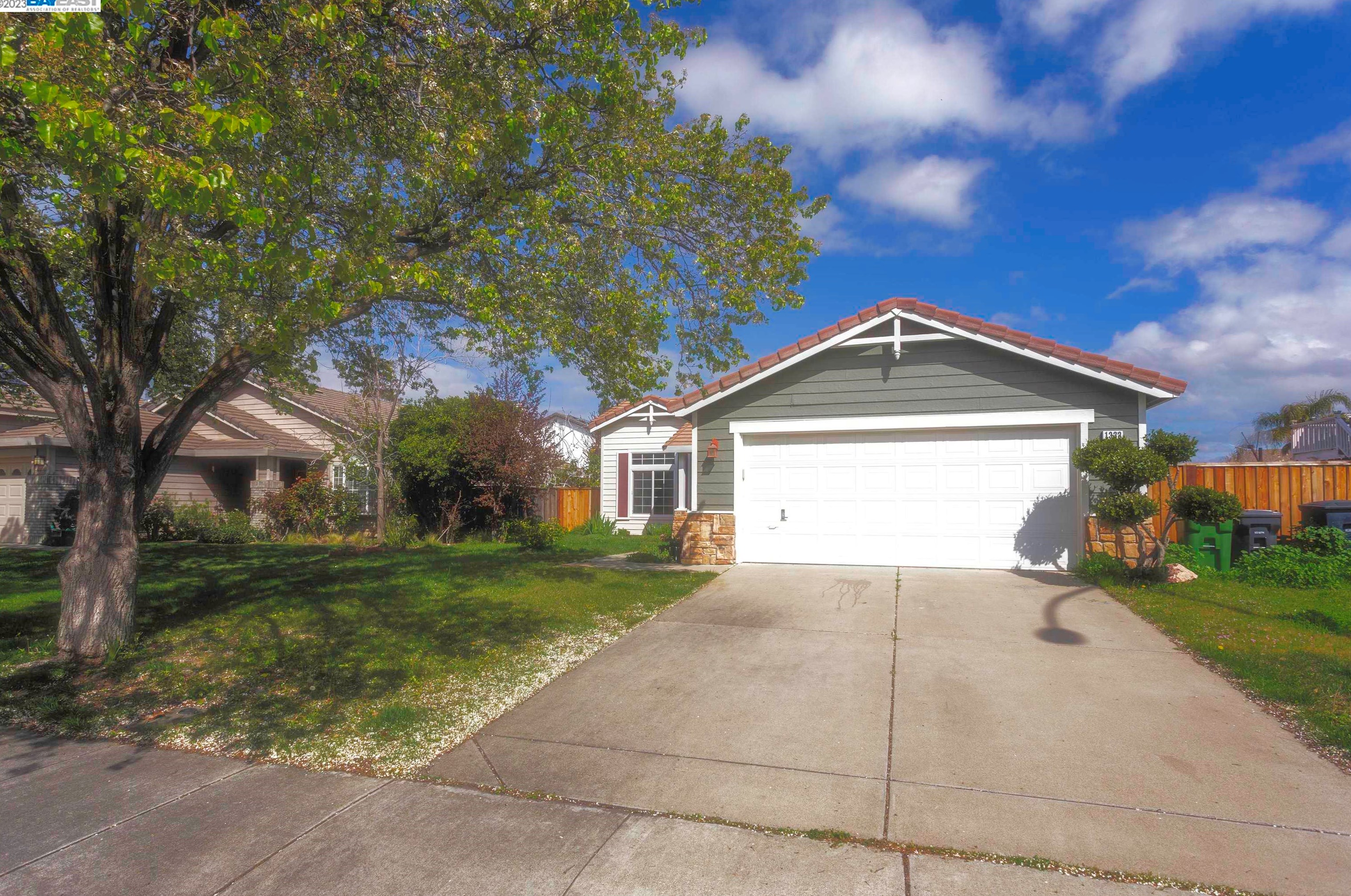 1333 Ray Harvey Dr, Tracy, CA 95377