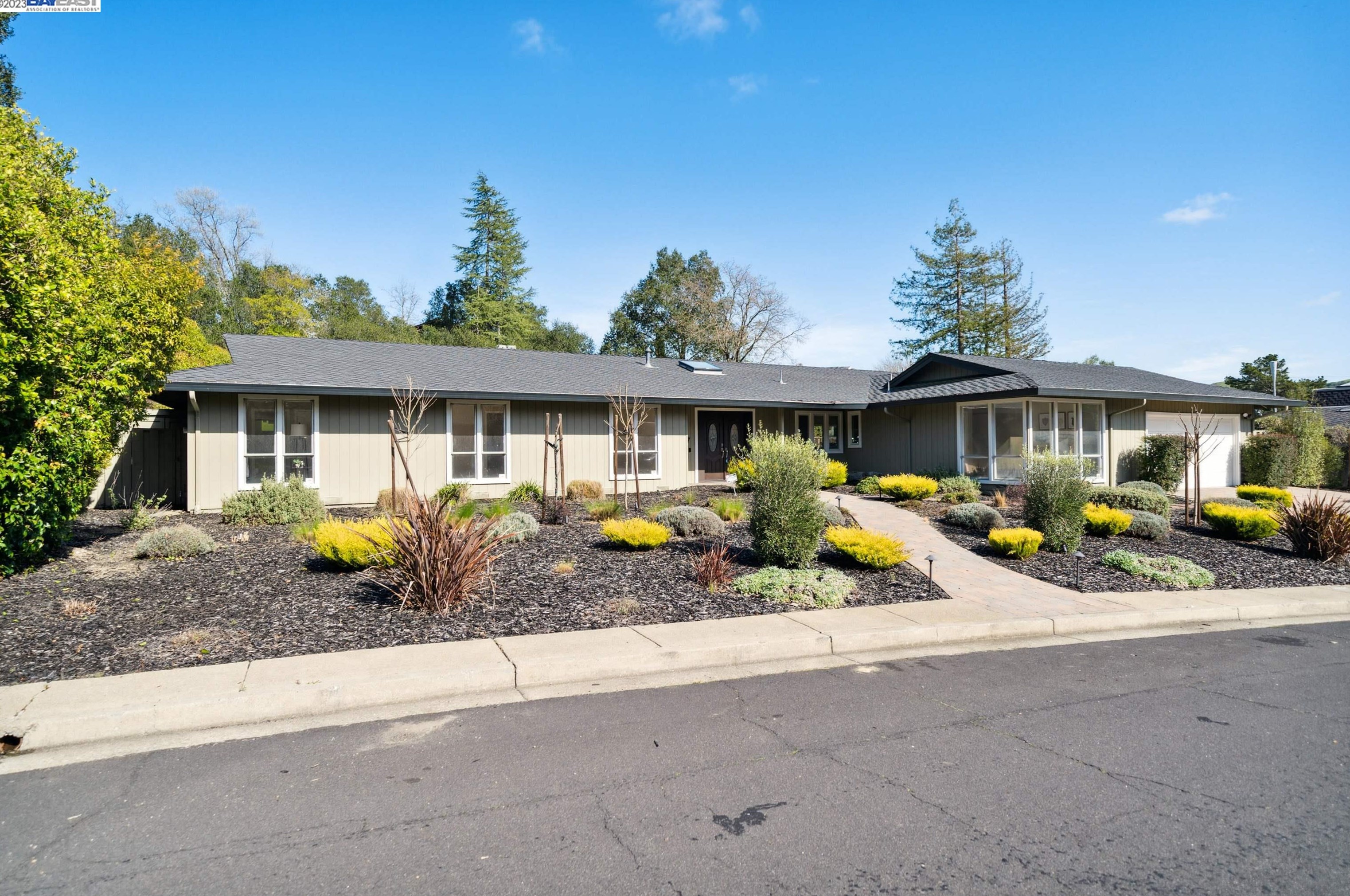 427 Donald Dr, Moraga, CA 94556-2313
