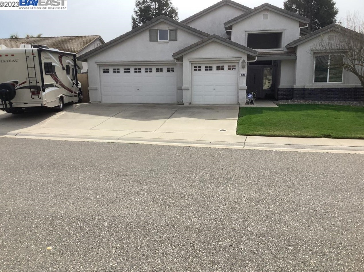 1050 Steele Way, Galt, CA 95632-3768