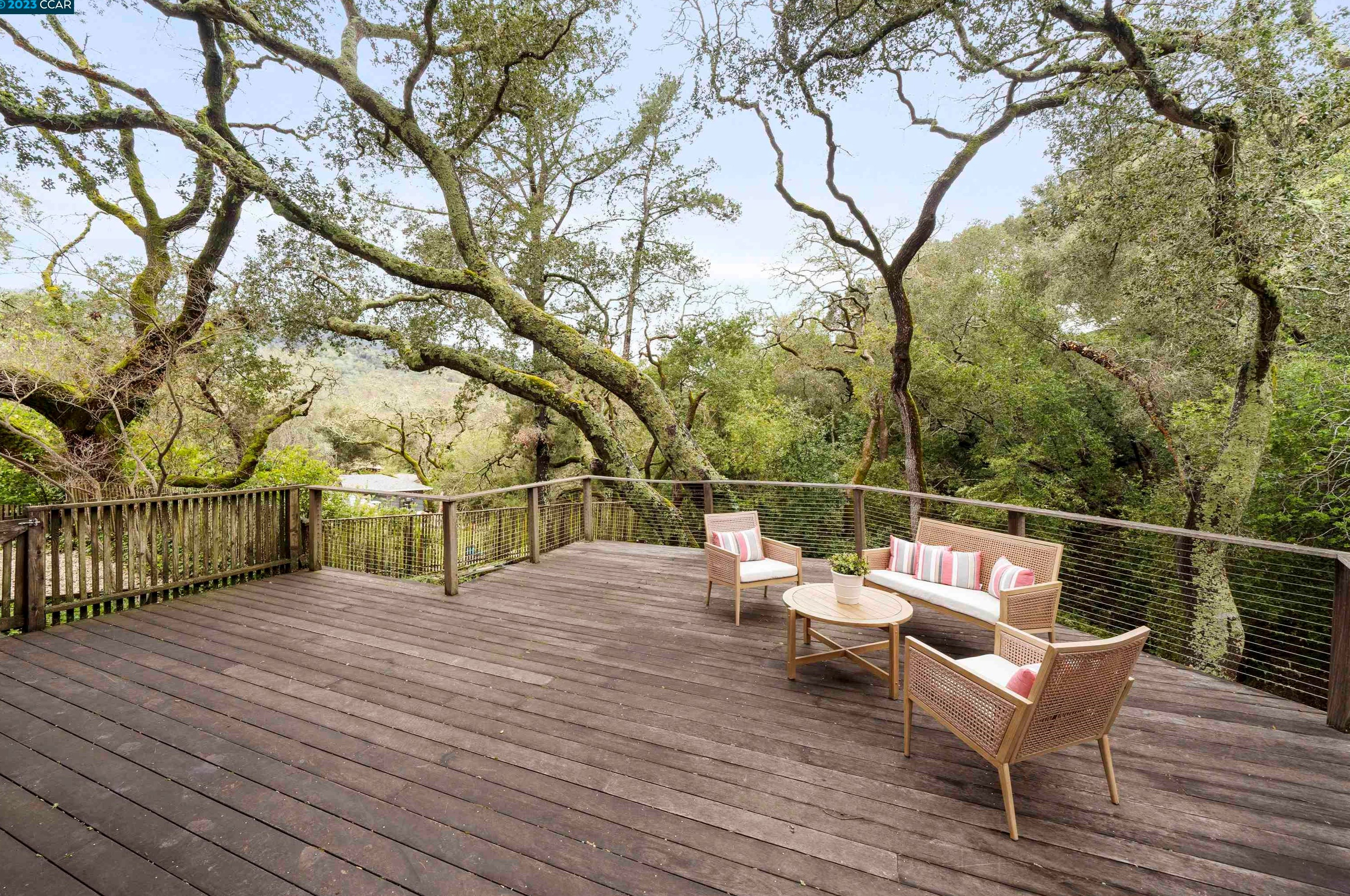 11 Kittiwake Rd, Orinda, CA 94563