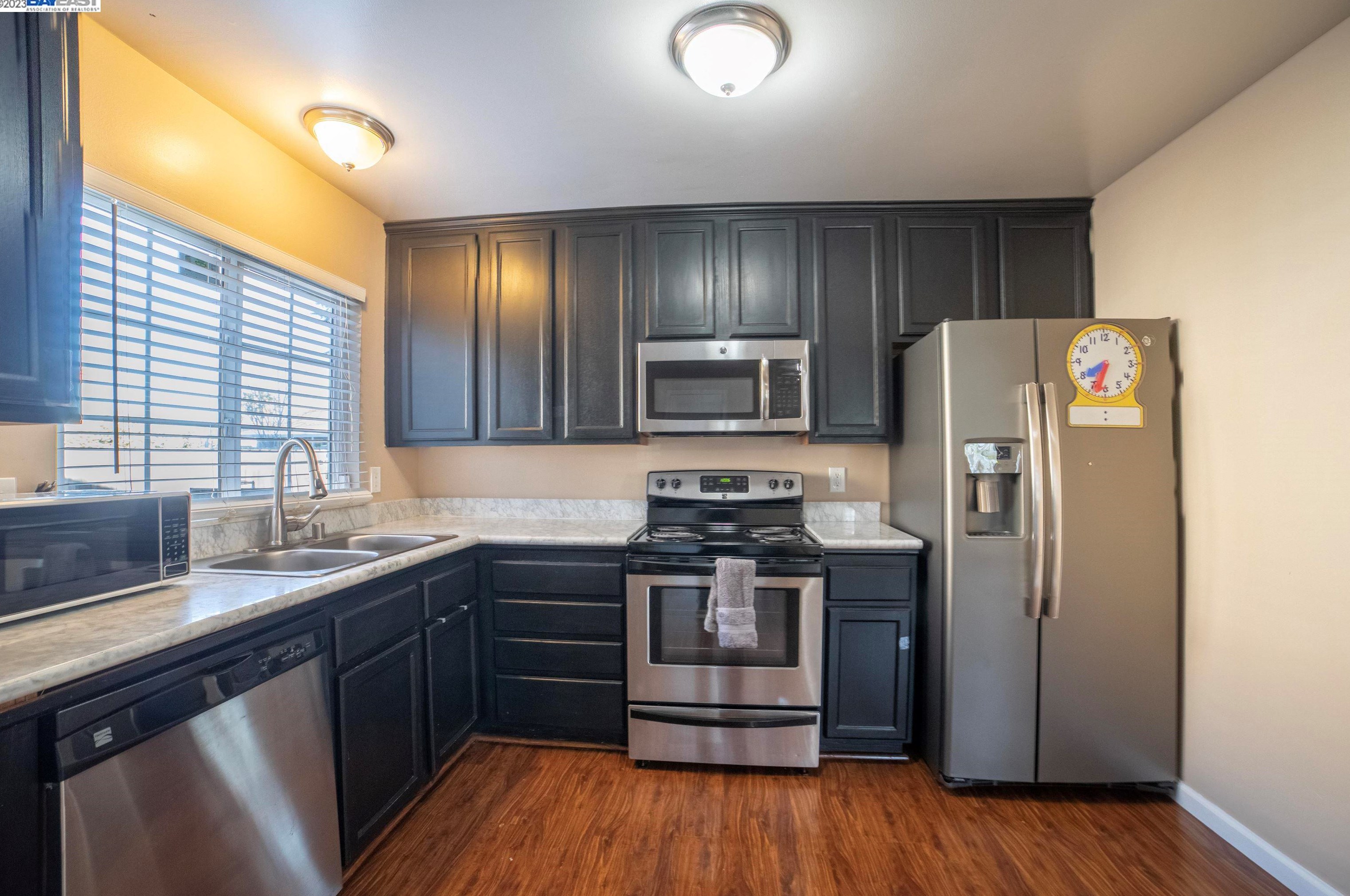 402 Coot Ln, Suisun City, CA 94585-2104