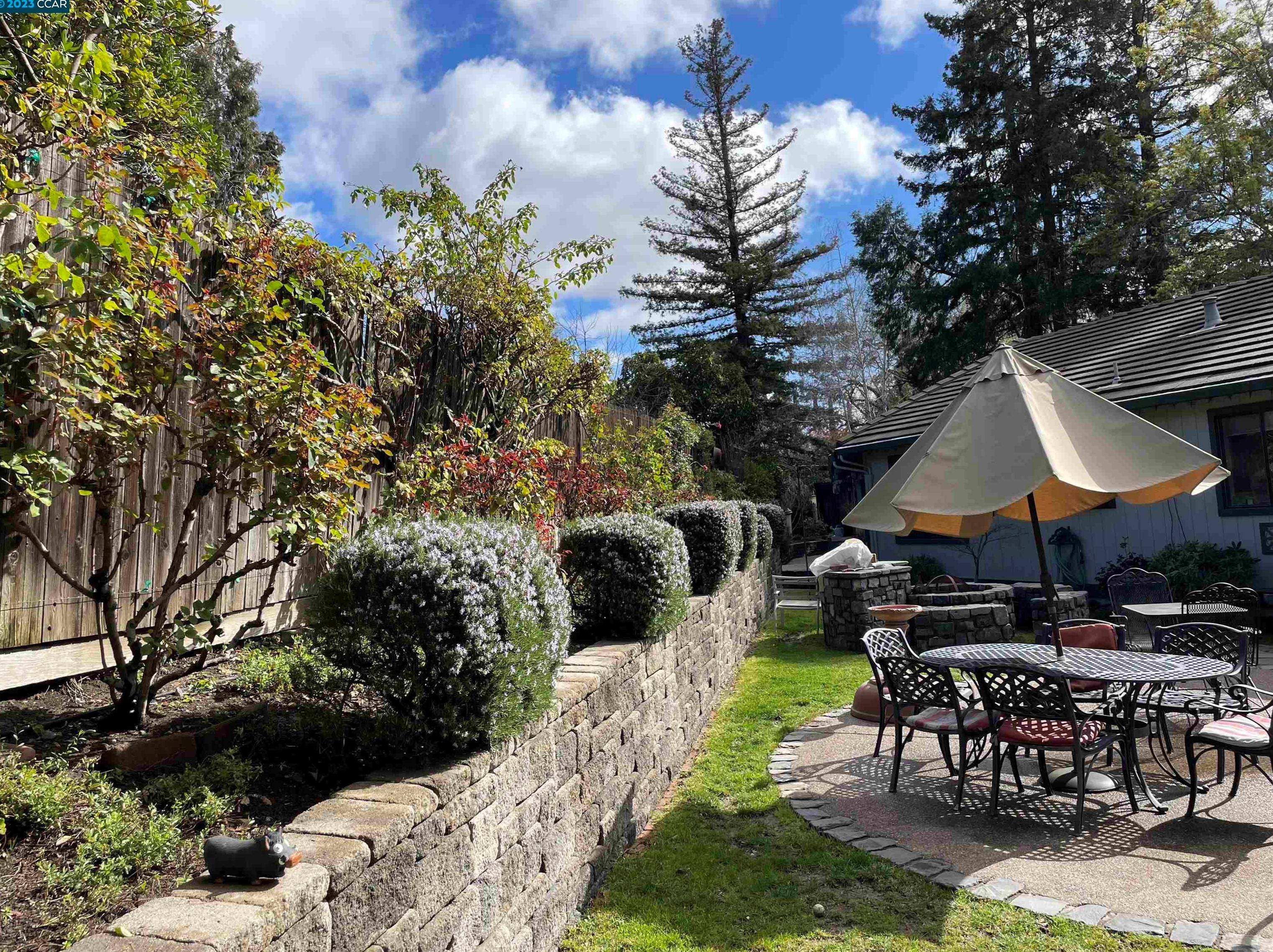 216 Ridgevale Ln, Concord CA  94523-3504 exterior