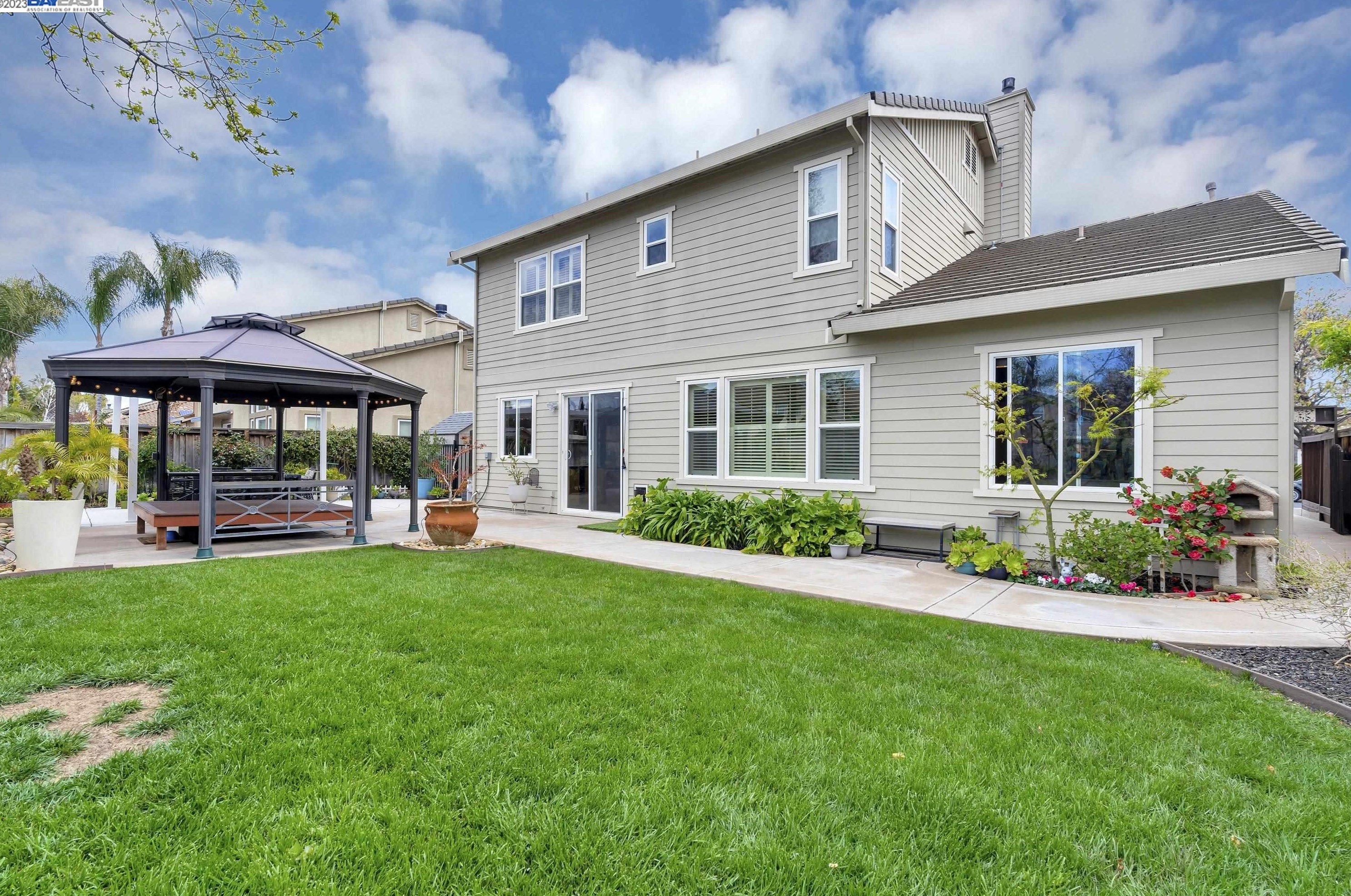 549 Mendota St, Los Angeles CA  94513-6374 exterior
