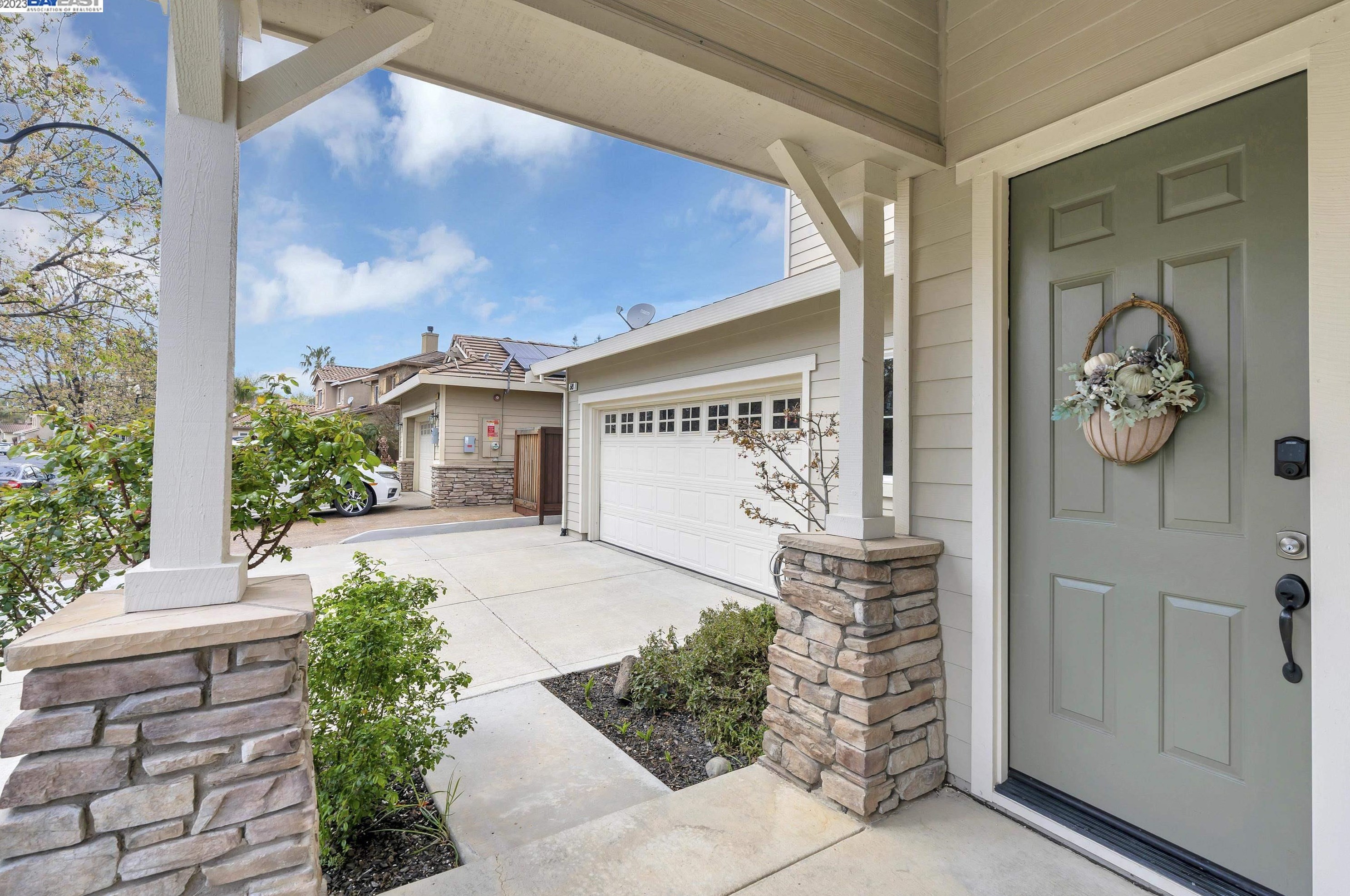 549 Mendota St, Los Angeles CA  94513-6374 exterior