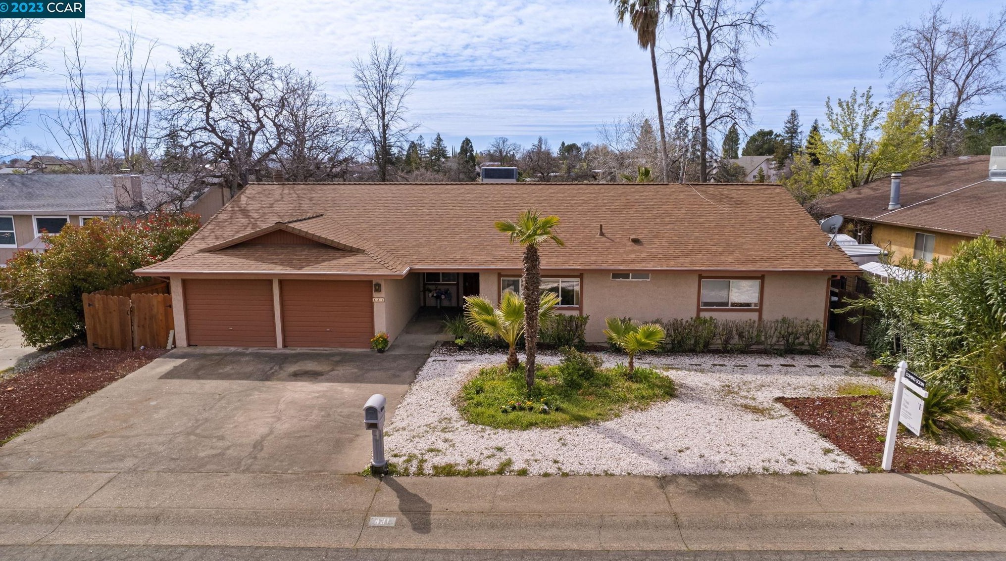 431 Woodcliff Dr, Redding, CA 96003
