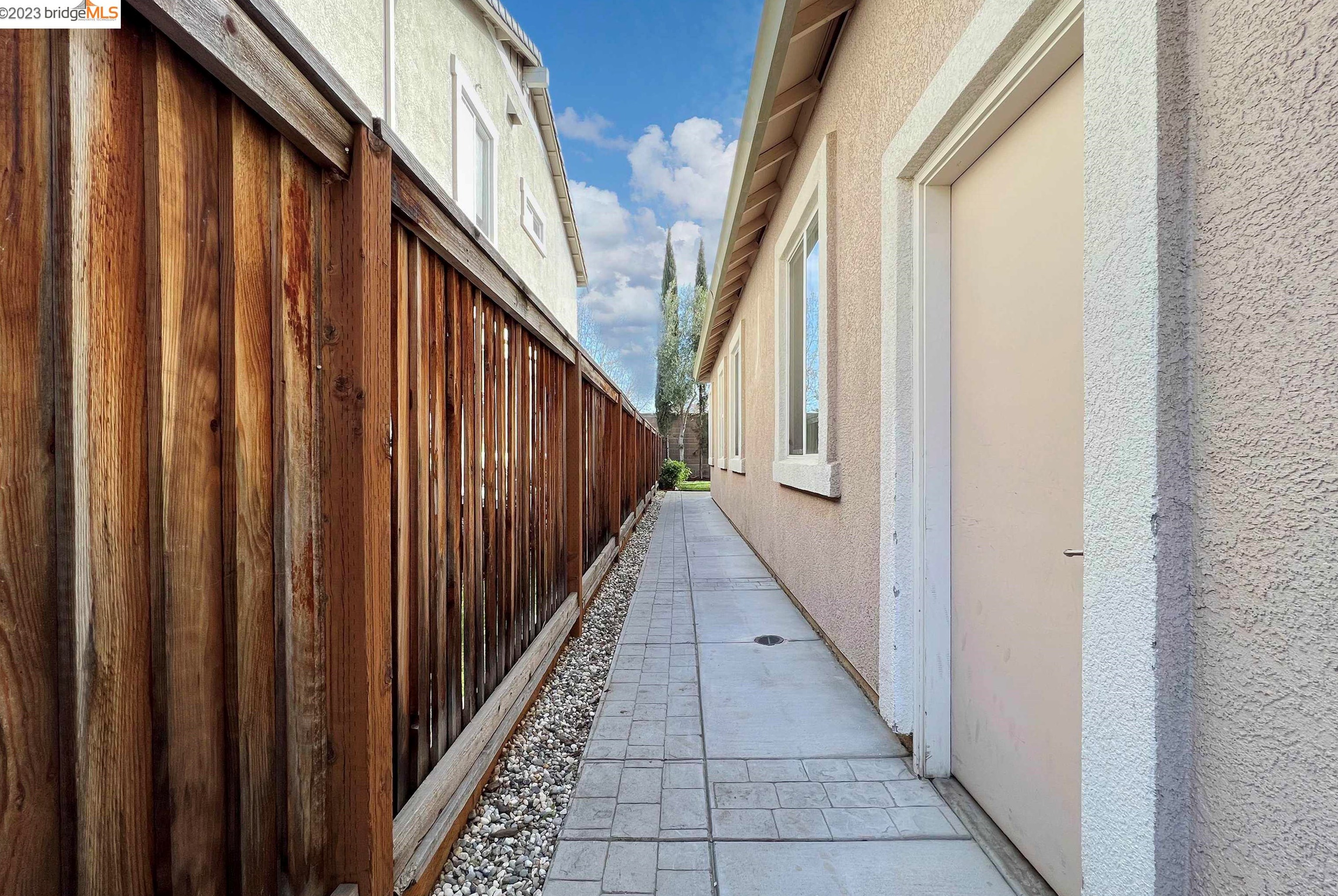 1276 Vignola Ct, Los Angeles CA  94513-2963 exterior