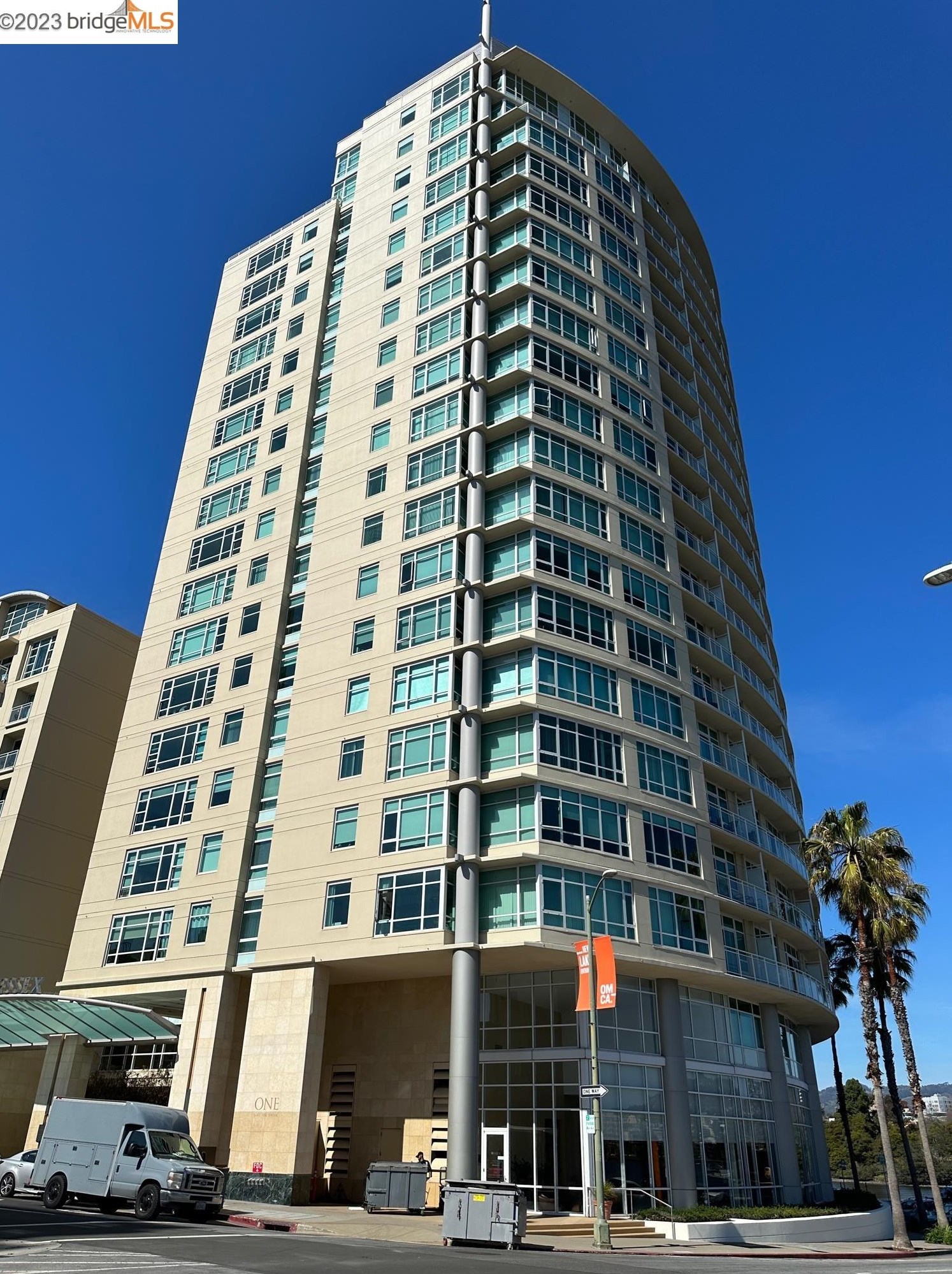1 Lakeside Dr #1809, Oakland, CA 94612