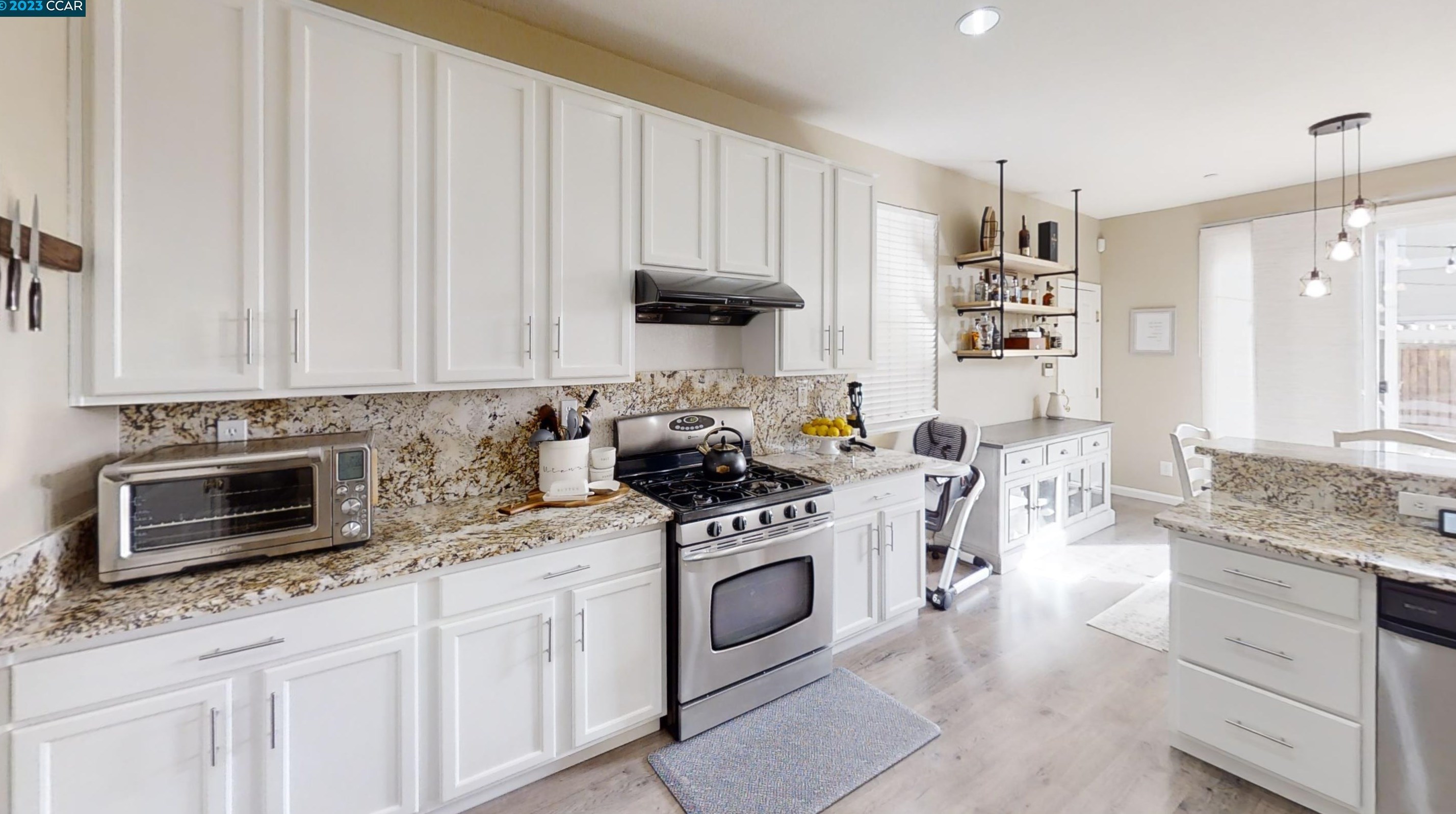 552 Young Dr, Los Angeles CA  94513-8300 exterior