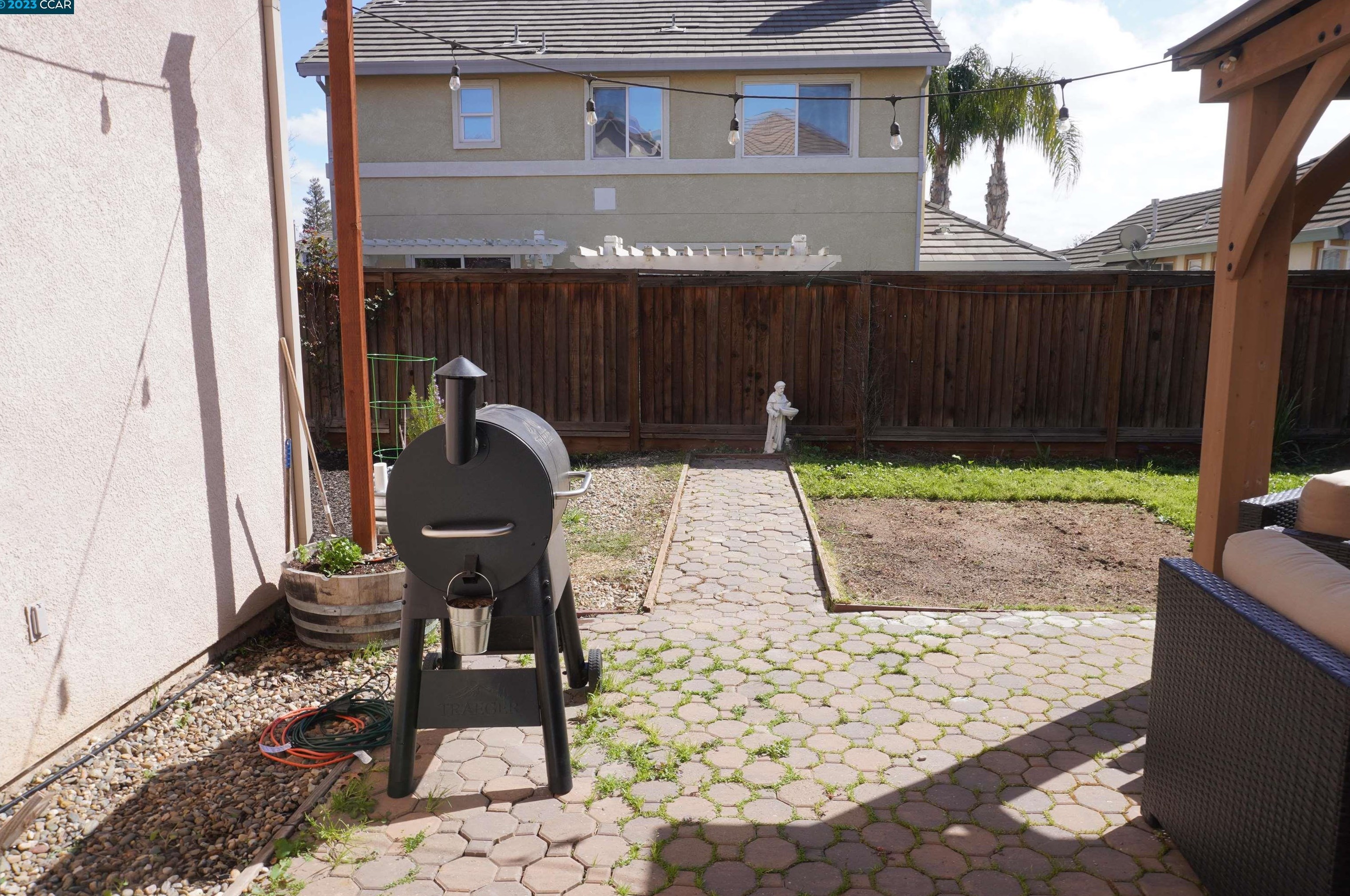 552 Young Dr, Los Angeles CA  94513-8300 exterior