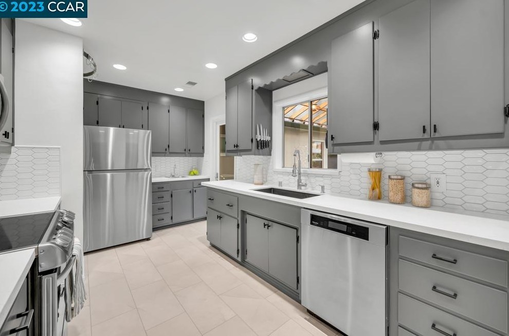 3264 Hudson Ave, Walnut Creek CA  94597-1827 exterior