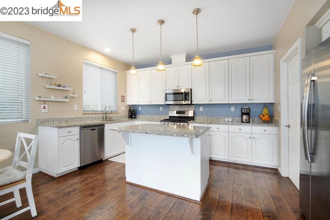 926 Blossom Dr, Los Angeles CA  94513-6144 exterior
