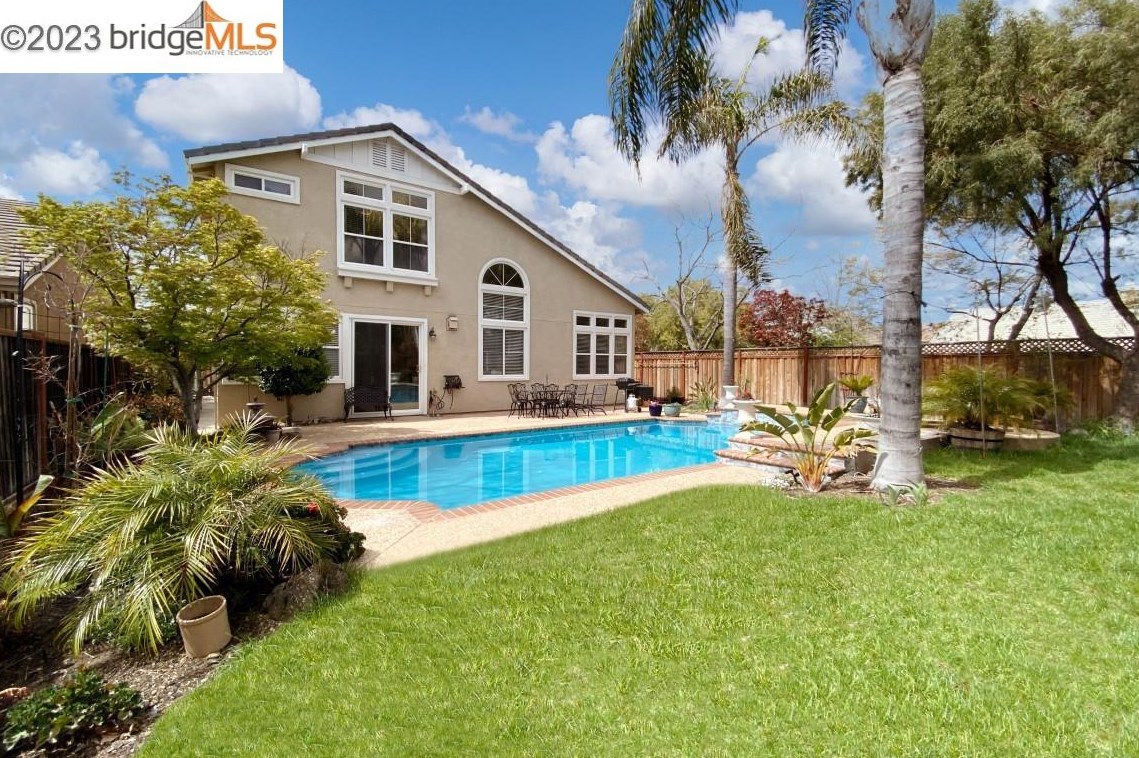 926 Blossom Dr, Los Angeles, CA 94513-6144
