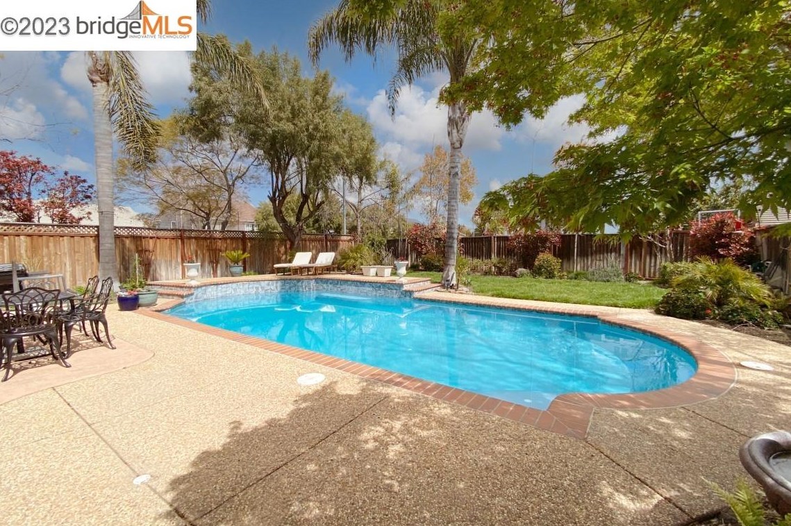 926 Blossom Dr, Los Angeles CA  94513-6144 exterior
