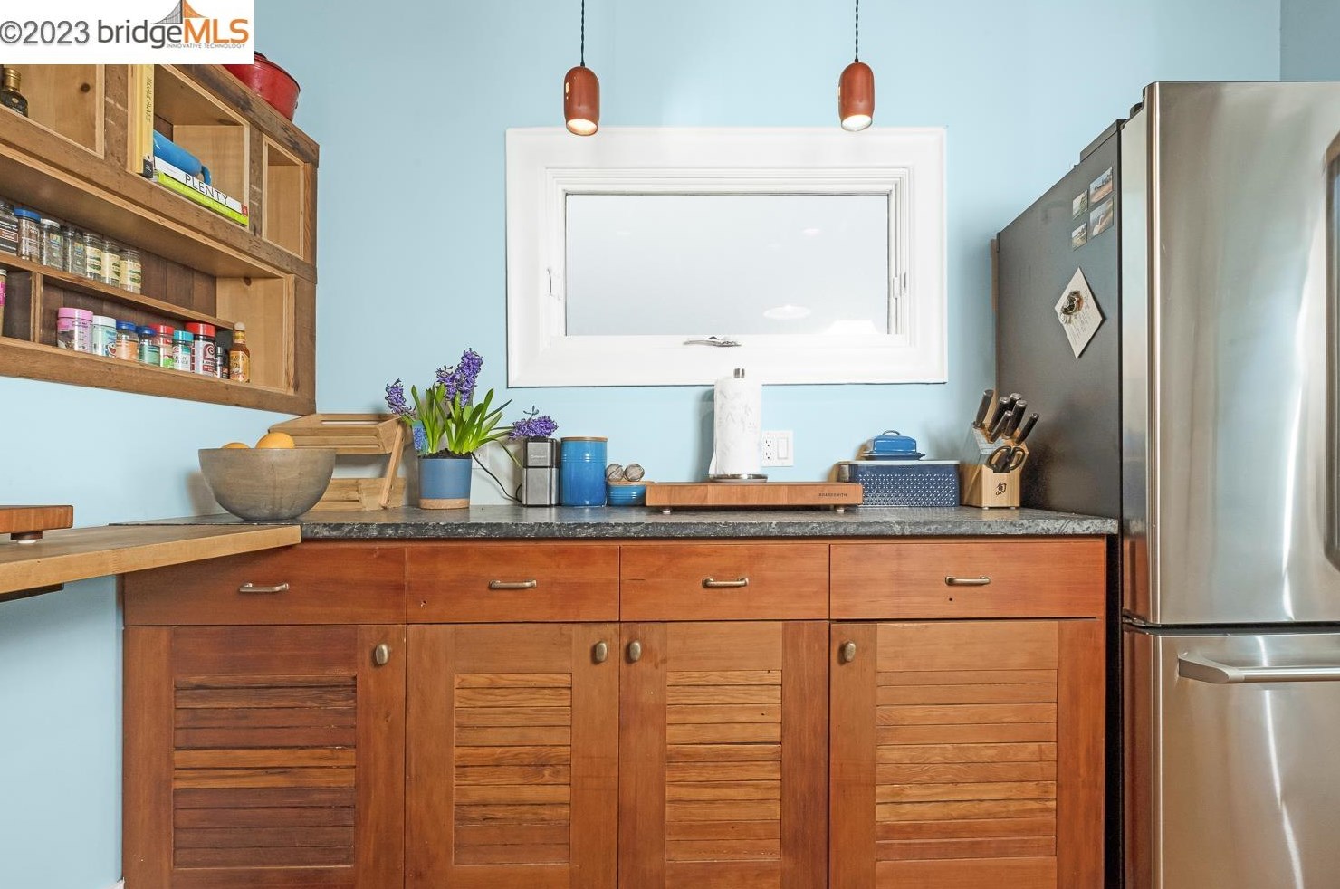 1421 Peralta St, Oakland CA  94607-2017 exterior