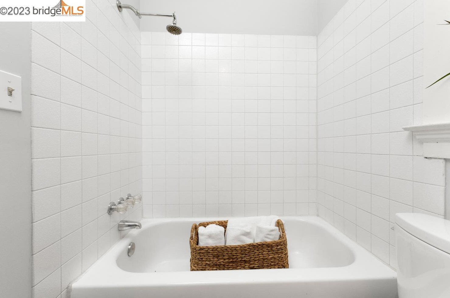 1421 Peralta St, Oakland CA  94607-2017 exterior