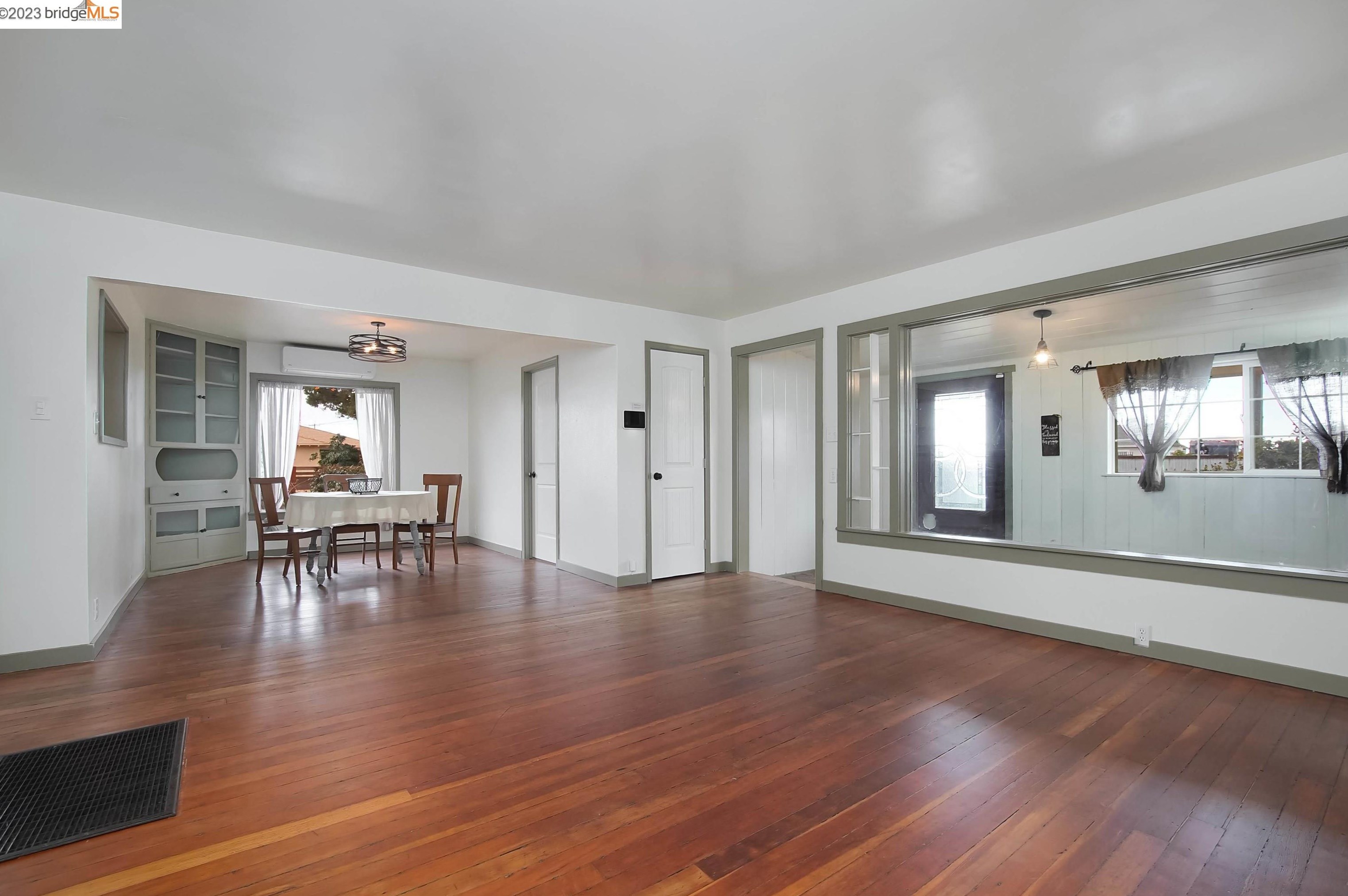 2661 Walnut Blvd, Los Angeles CA  94513-4402 exterior