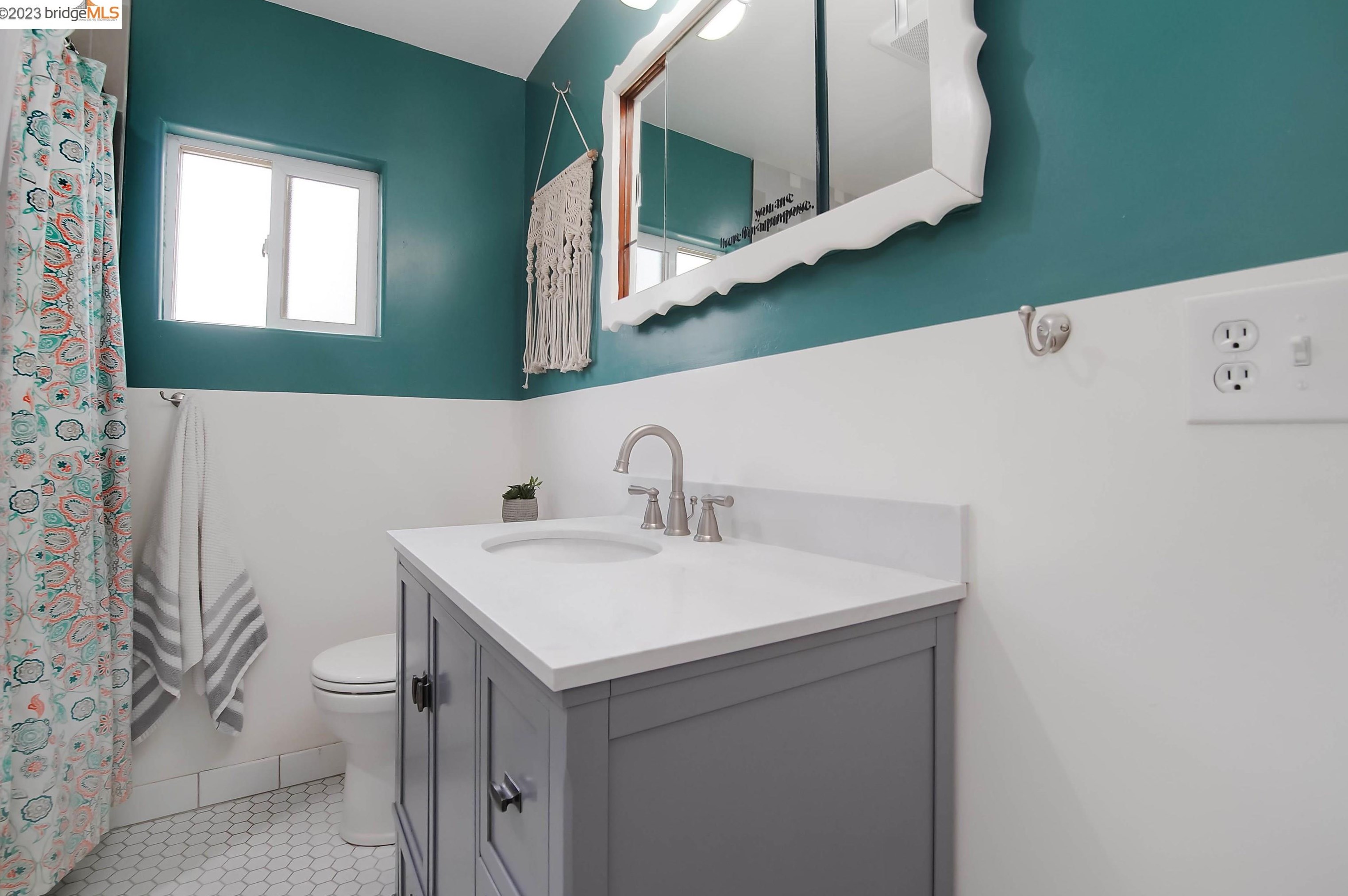 2661 Walnut Blvd, Los Angeles CA  94513-4402 exterior