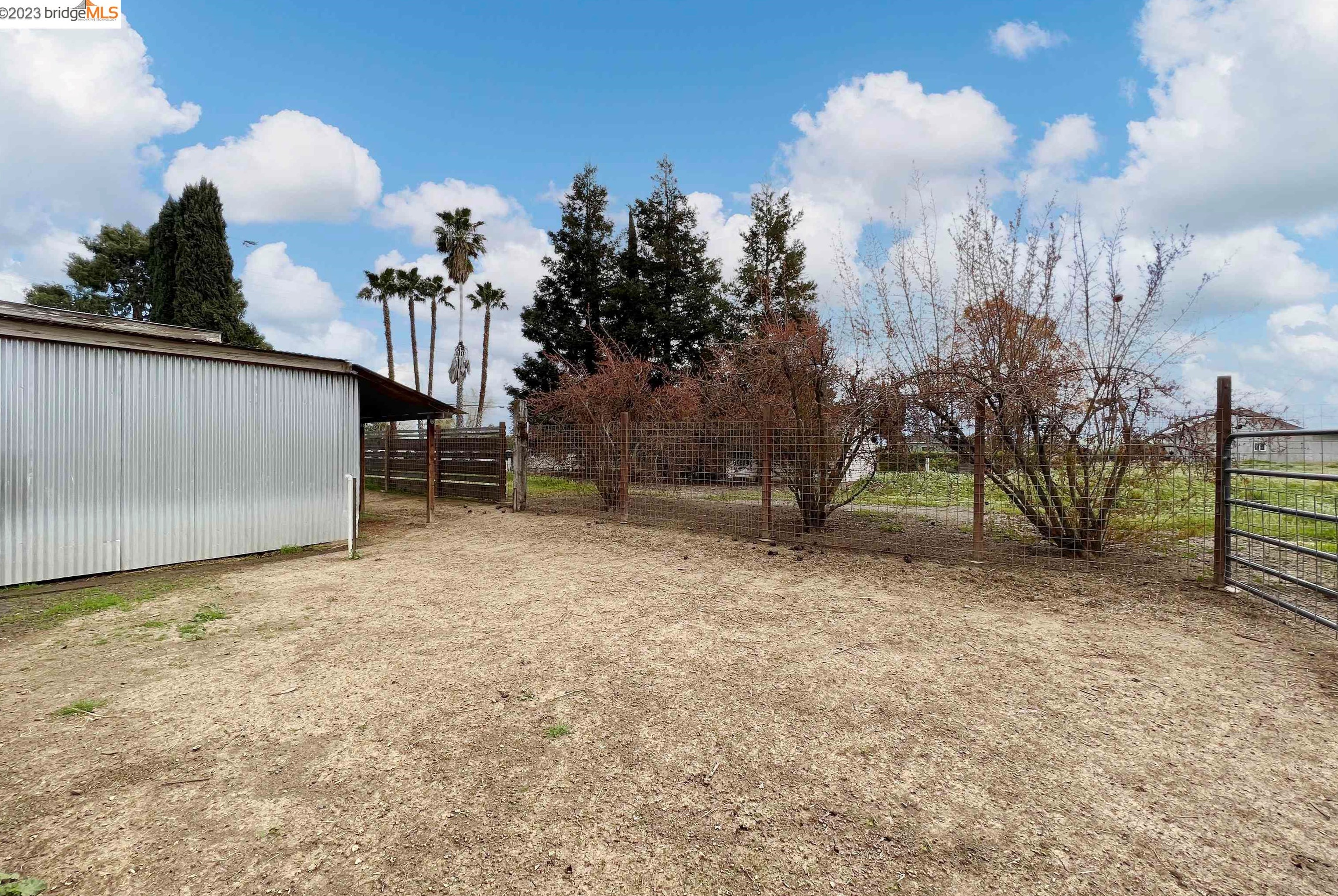 2661 Walnut Blvd, Los Angeles CA  94513-4402 exterior