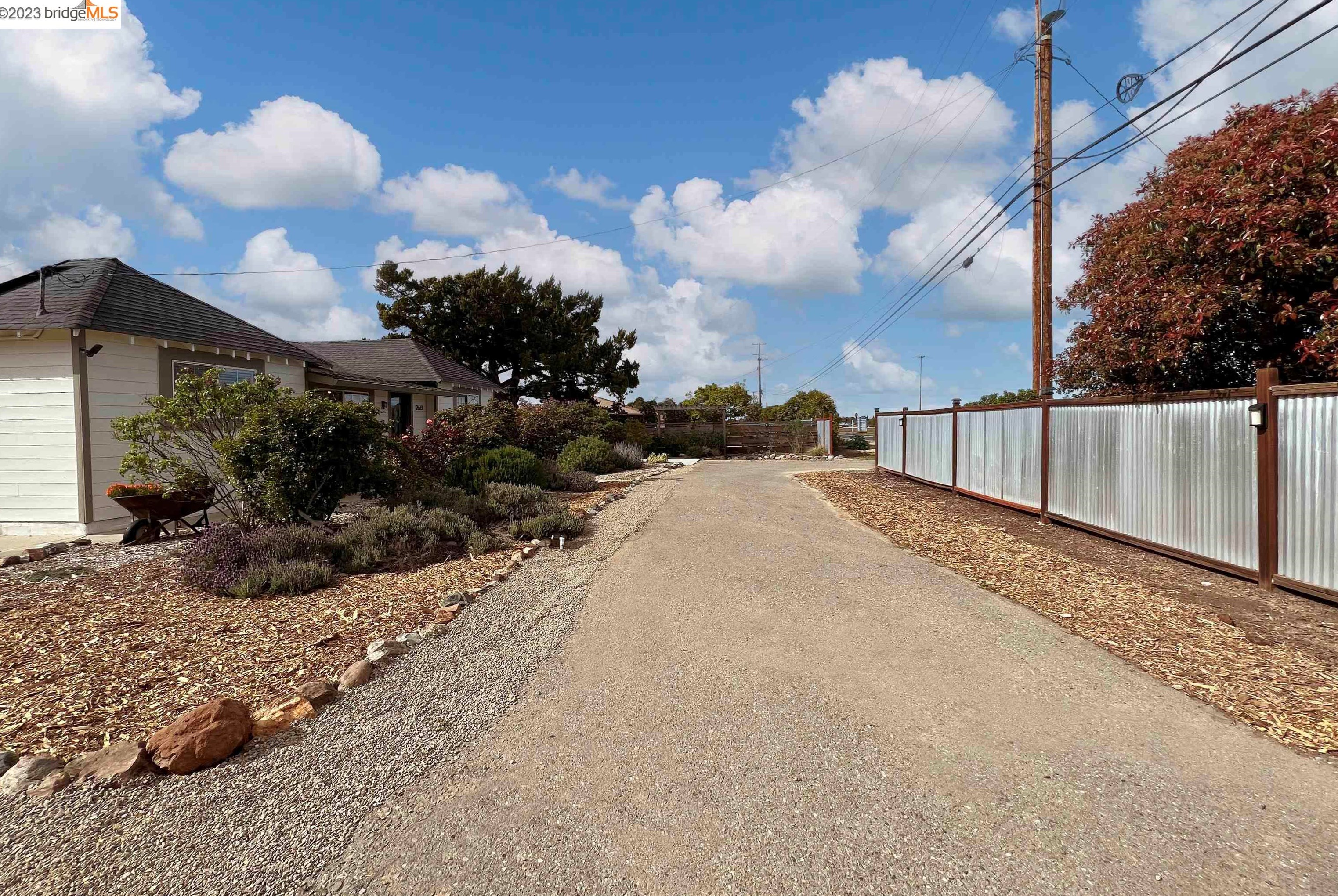 2661 Walnut Blvd, Los Angeles CA  94513-4402 exterior