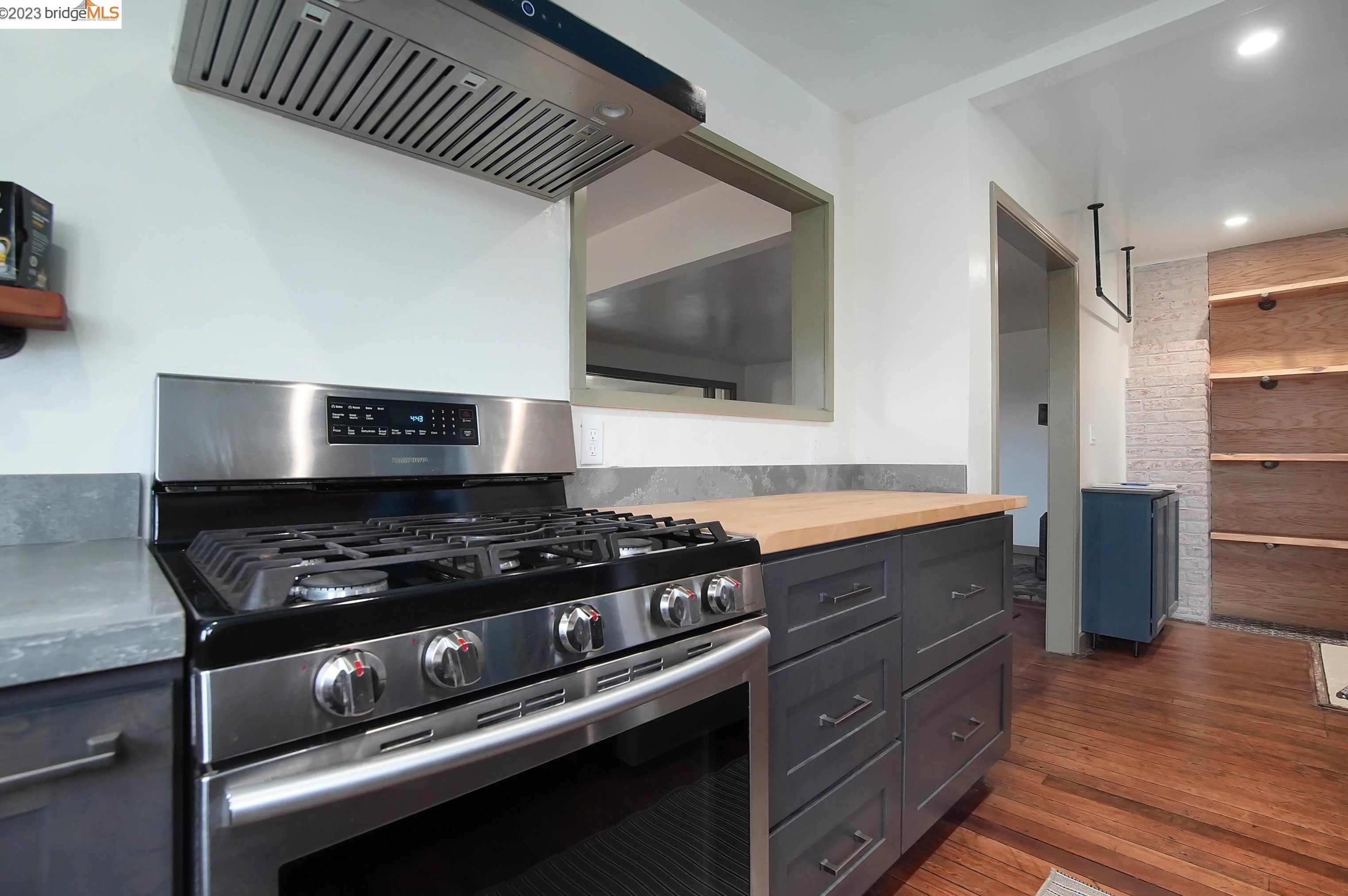 2661 Walnut Blvd, Los Angeles CA  94513-4402 exterior