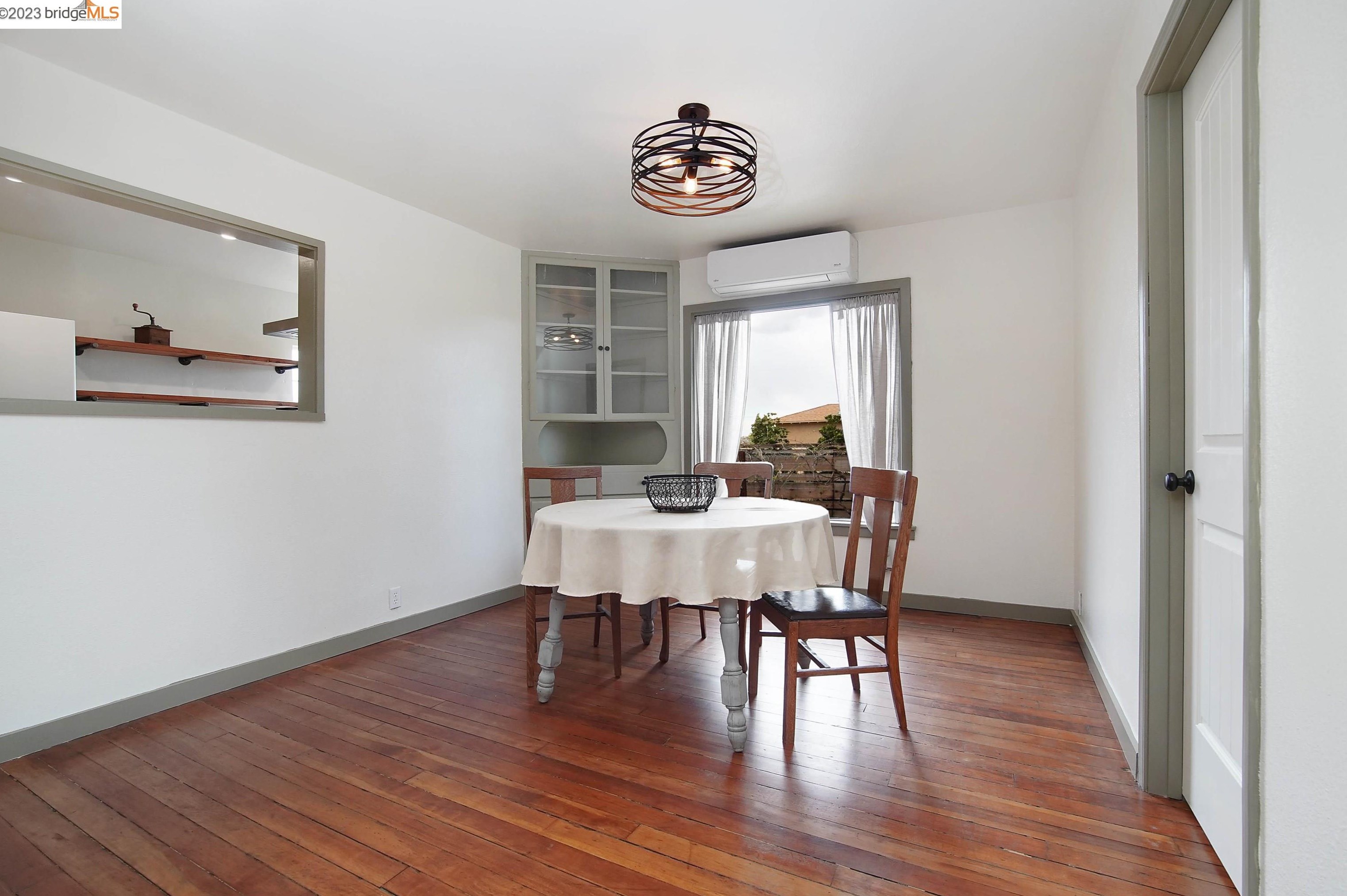 2661 Walnut Blvd, Los Angeles CA  94513-4402 exterior