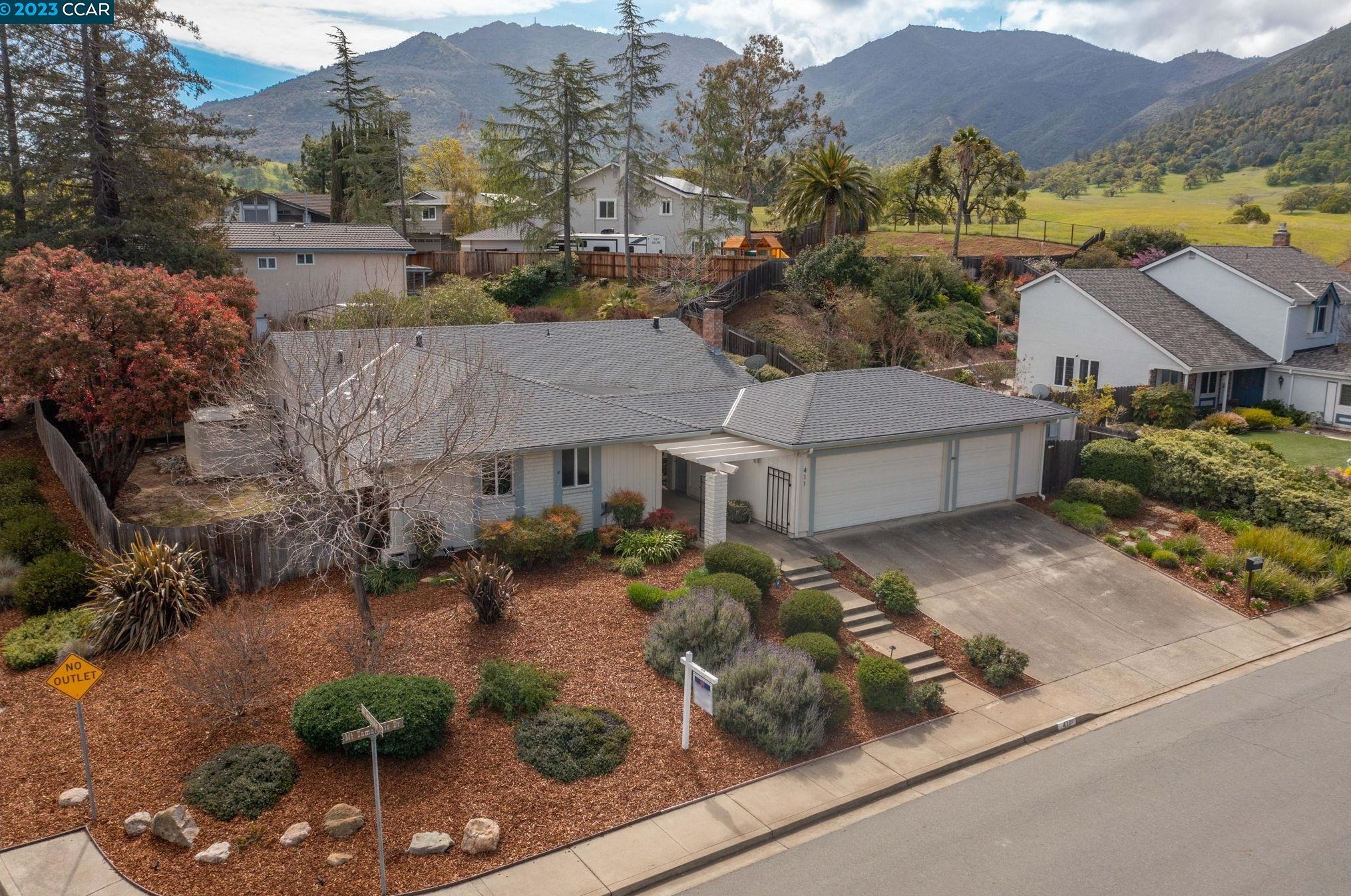 411 Mt Tamalpais Dr, Clayton, CA 94517-1542