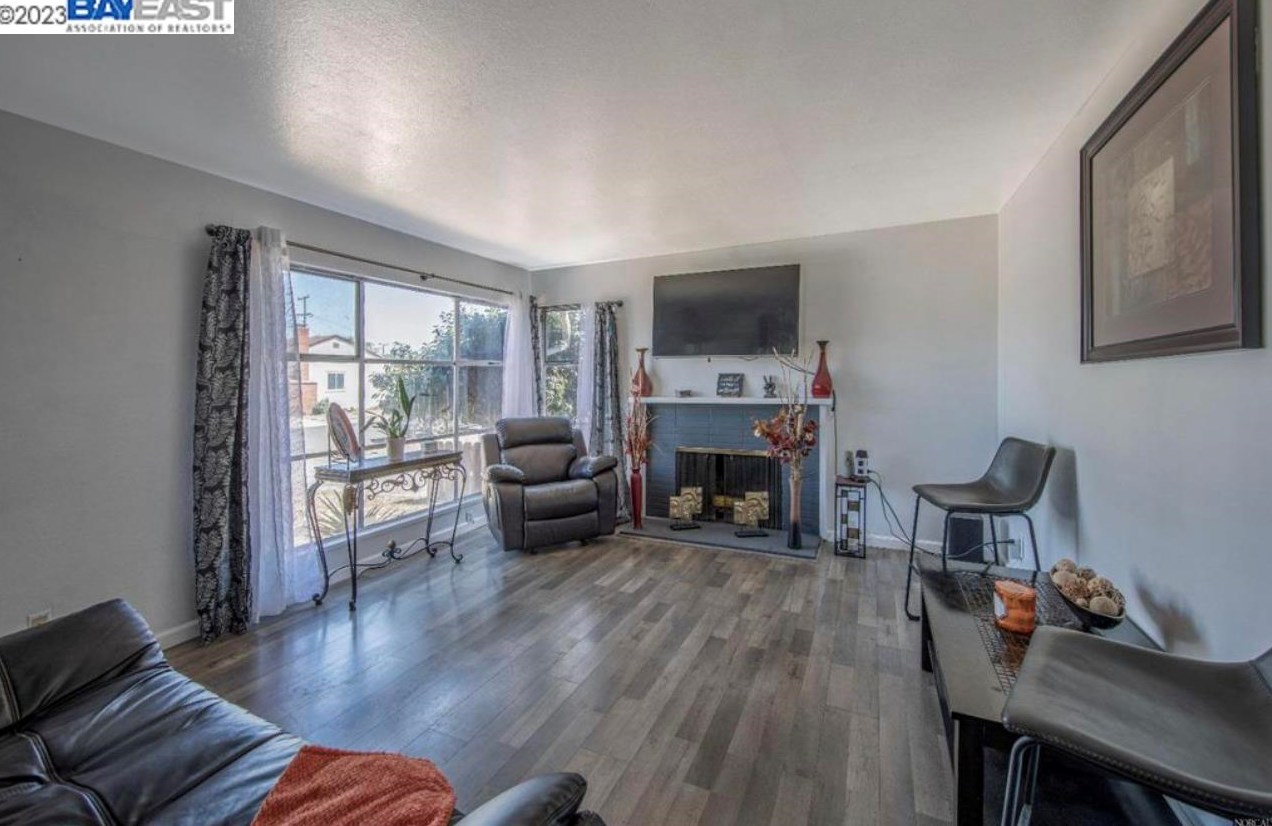 2761 Webb St, Vallejo, CA 94591-6562