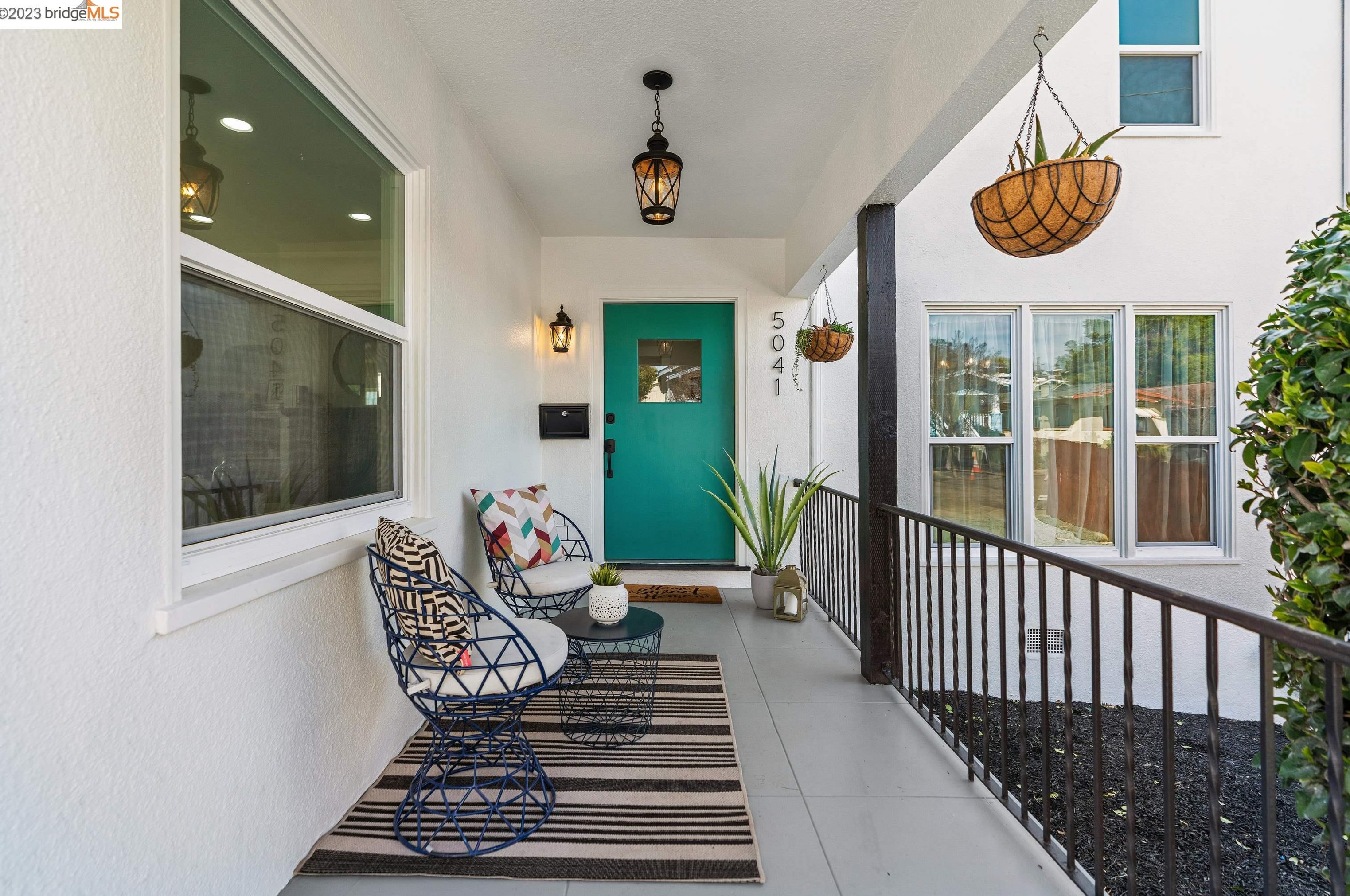 5041 Fairfax Ave, Oakland, CA 94601