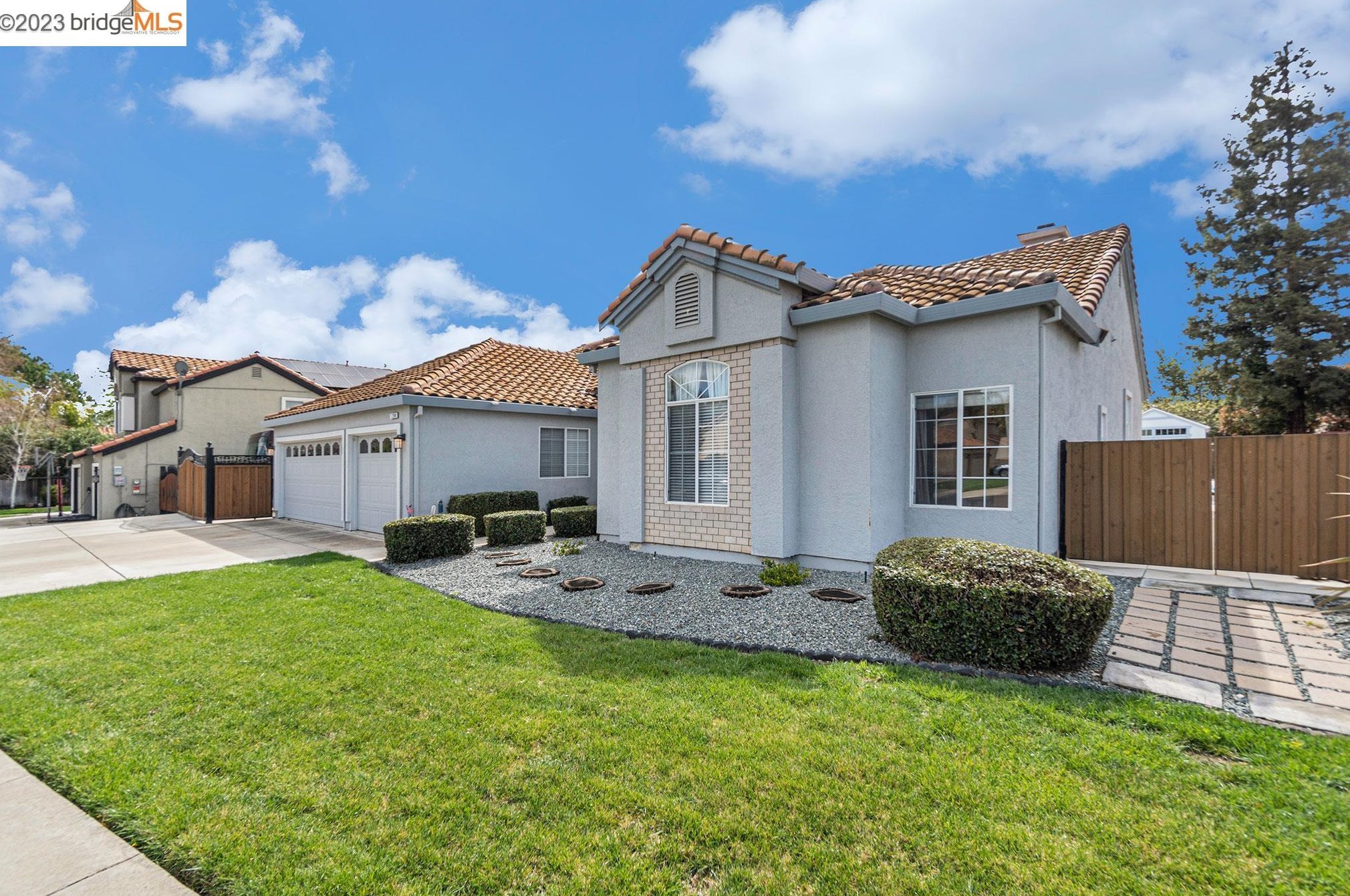 1200 Breakwater Way, Los Angeles, CA 94513-5432