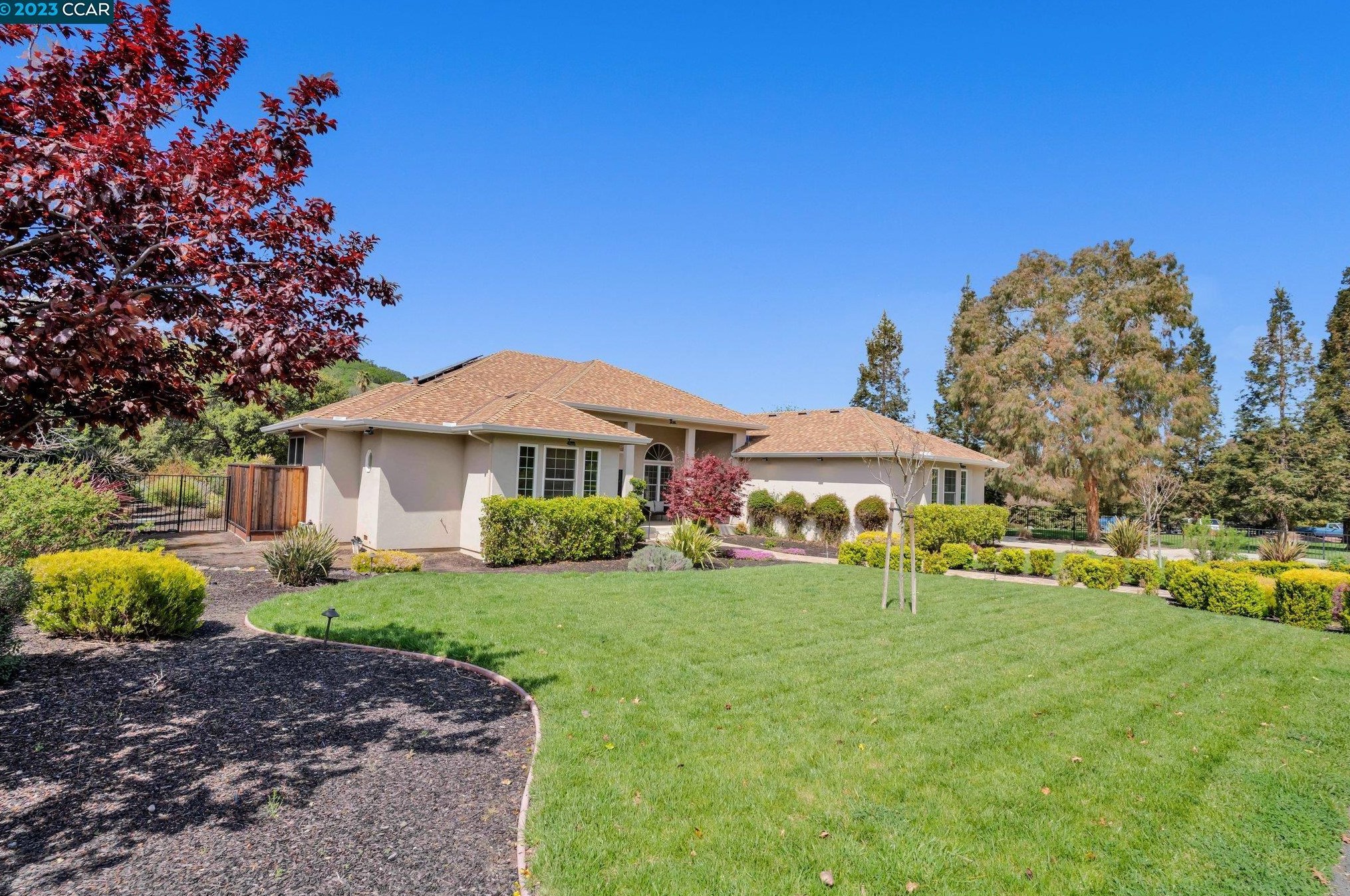 550 Pine Creek Rd, Walnut Creek, CA 94598-5136