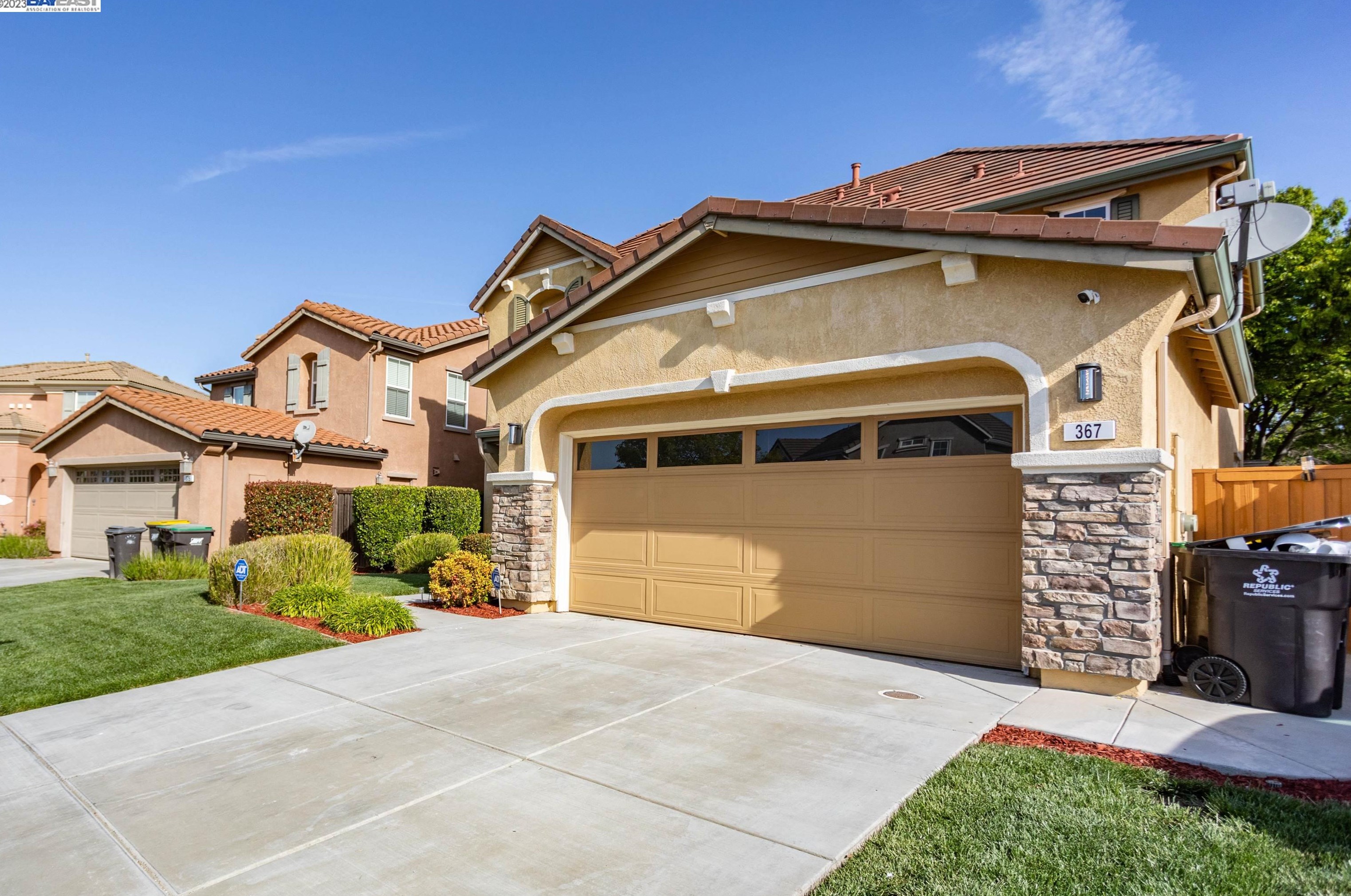 367 Renaissance Ave, Lathrop, CA 95330