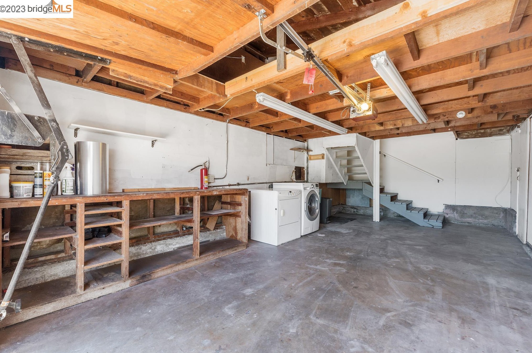 2037 19th Ave, Oakland CA  94606-4153 exterior