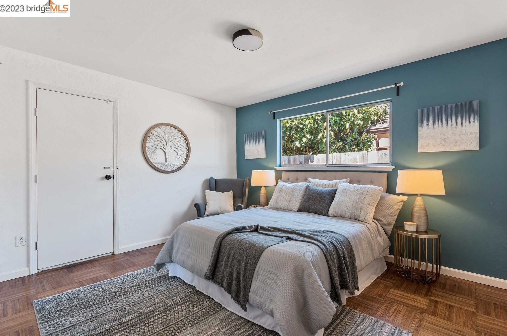 2037 19th Ave, Oakland CA  94606-4153 exterior