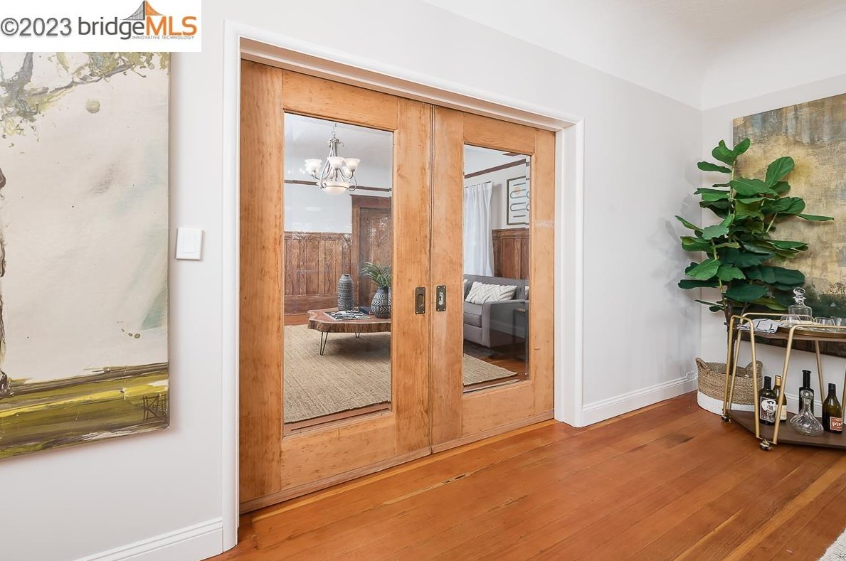 5800 Leona, Oakland CA 94605-1219 exterior