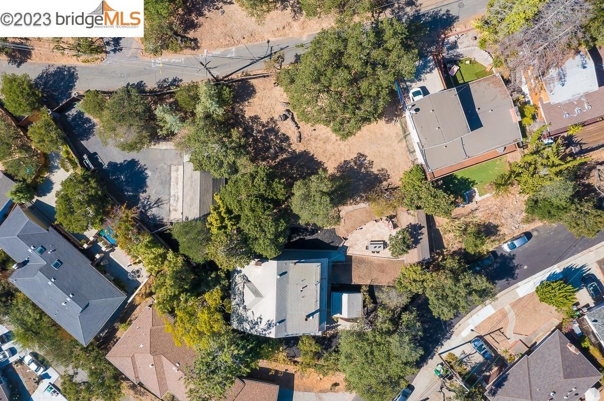 5800 Leona, Oakland CA 94605-1219 exterior