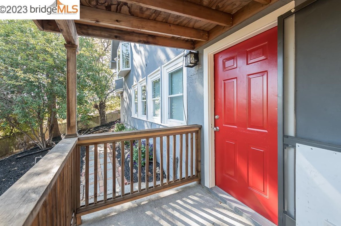 5800 Leona, Oakland CA 94605-1219 exterior