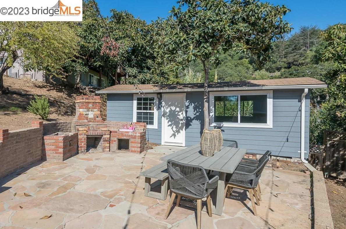 5800 Leona, Oakland CA 94605-1219 exterior