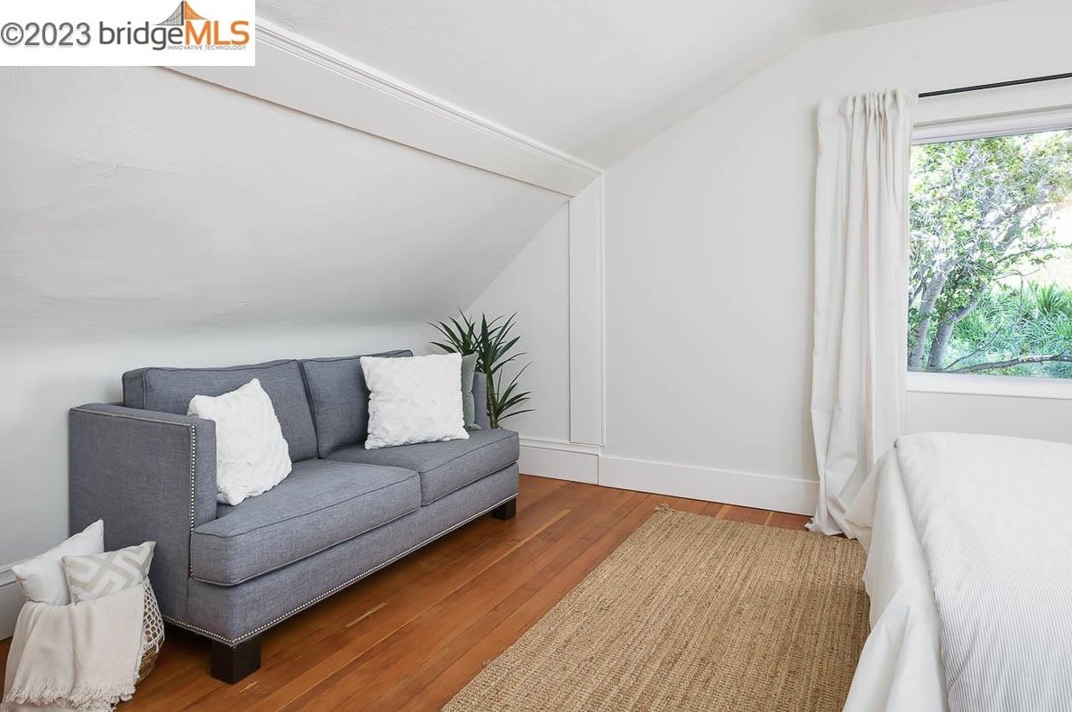 5800 Leona, Oakland CA 94605-1219 exterior