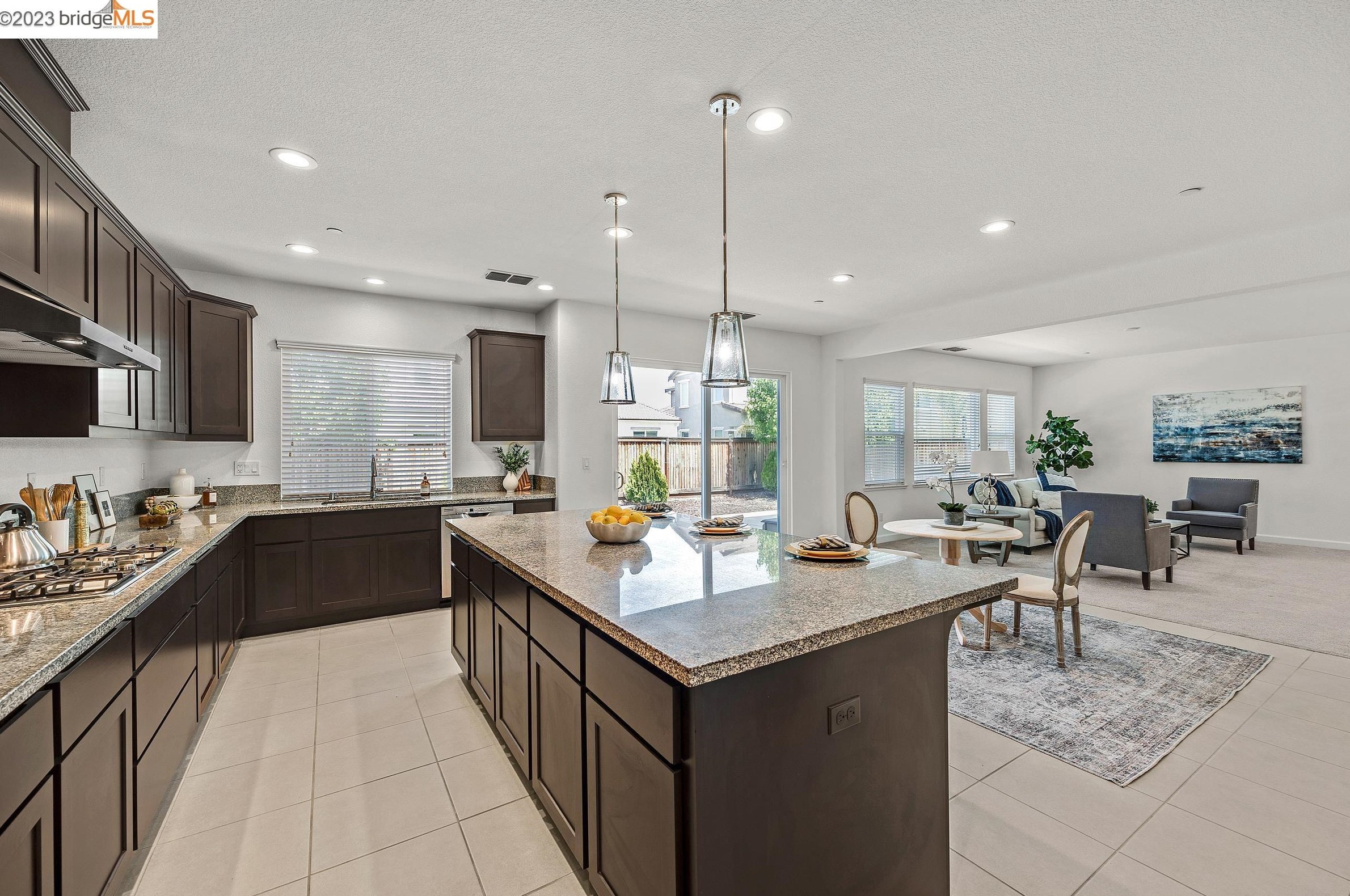 719 Jennifer St, Los Angeles CA  exterior