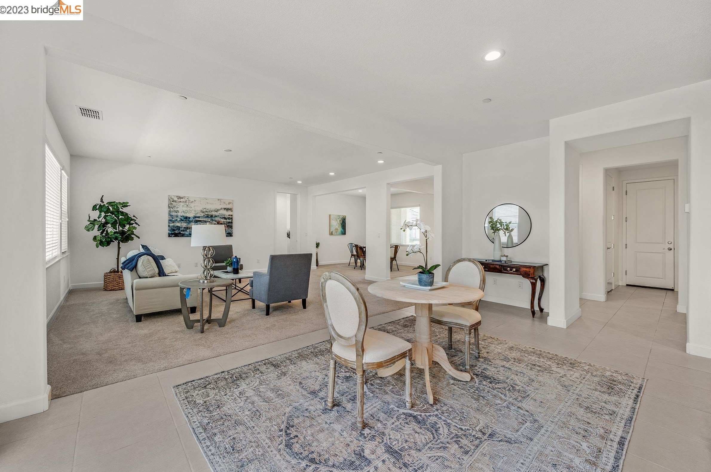 719 Jennifer St, Los Angeles CA  exterior