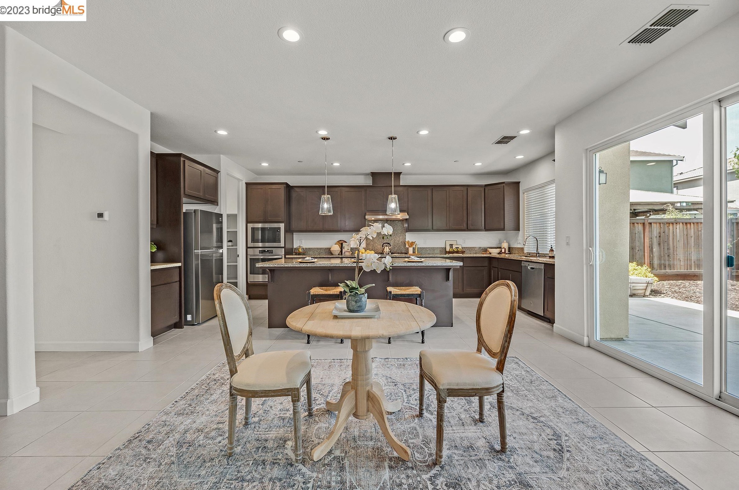 719 Jennifer St, Los Angeles CA  exterior