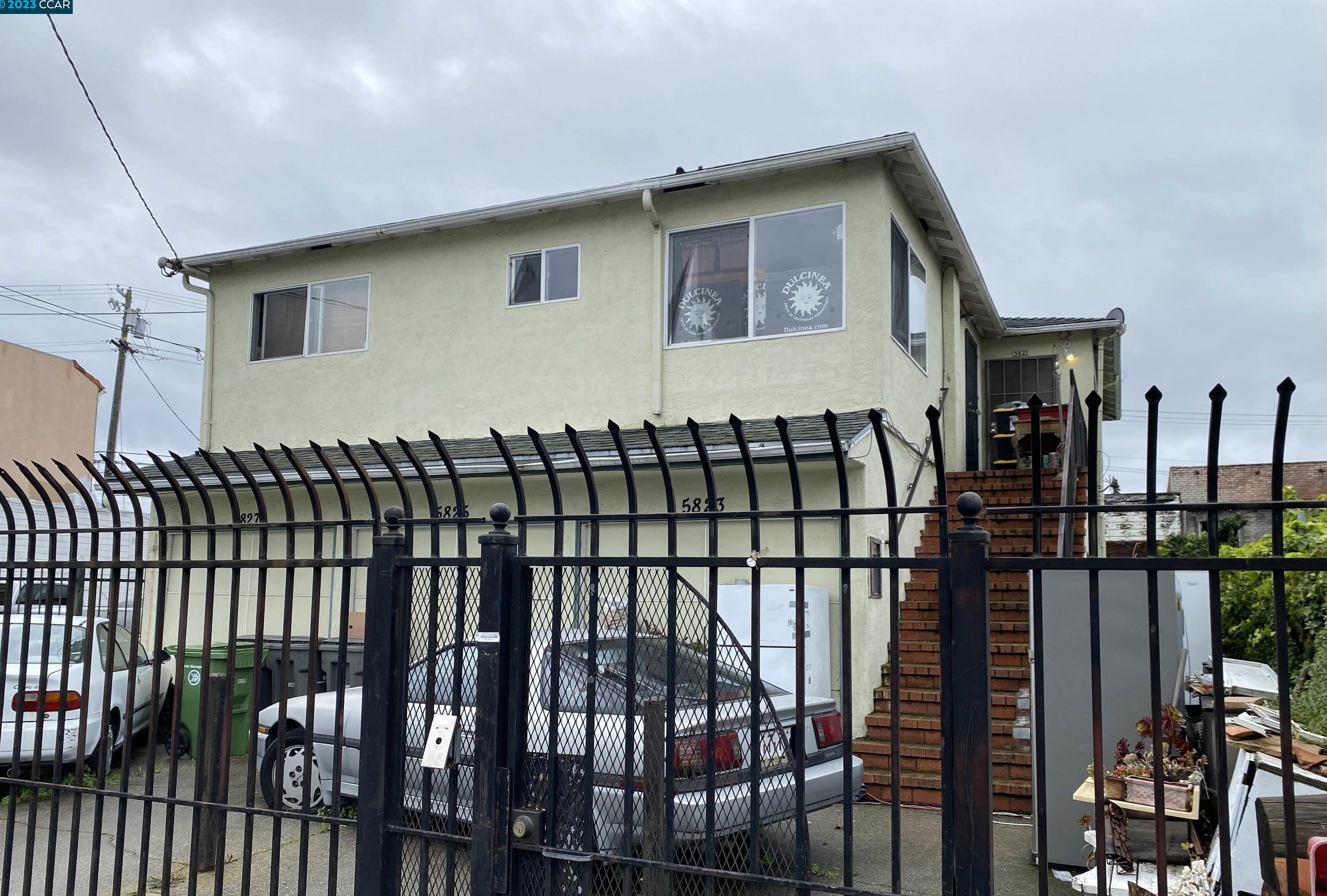 5823 Walnut St, Oakland, CA 94605-1363