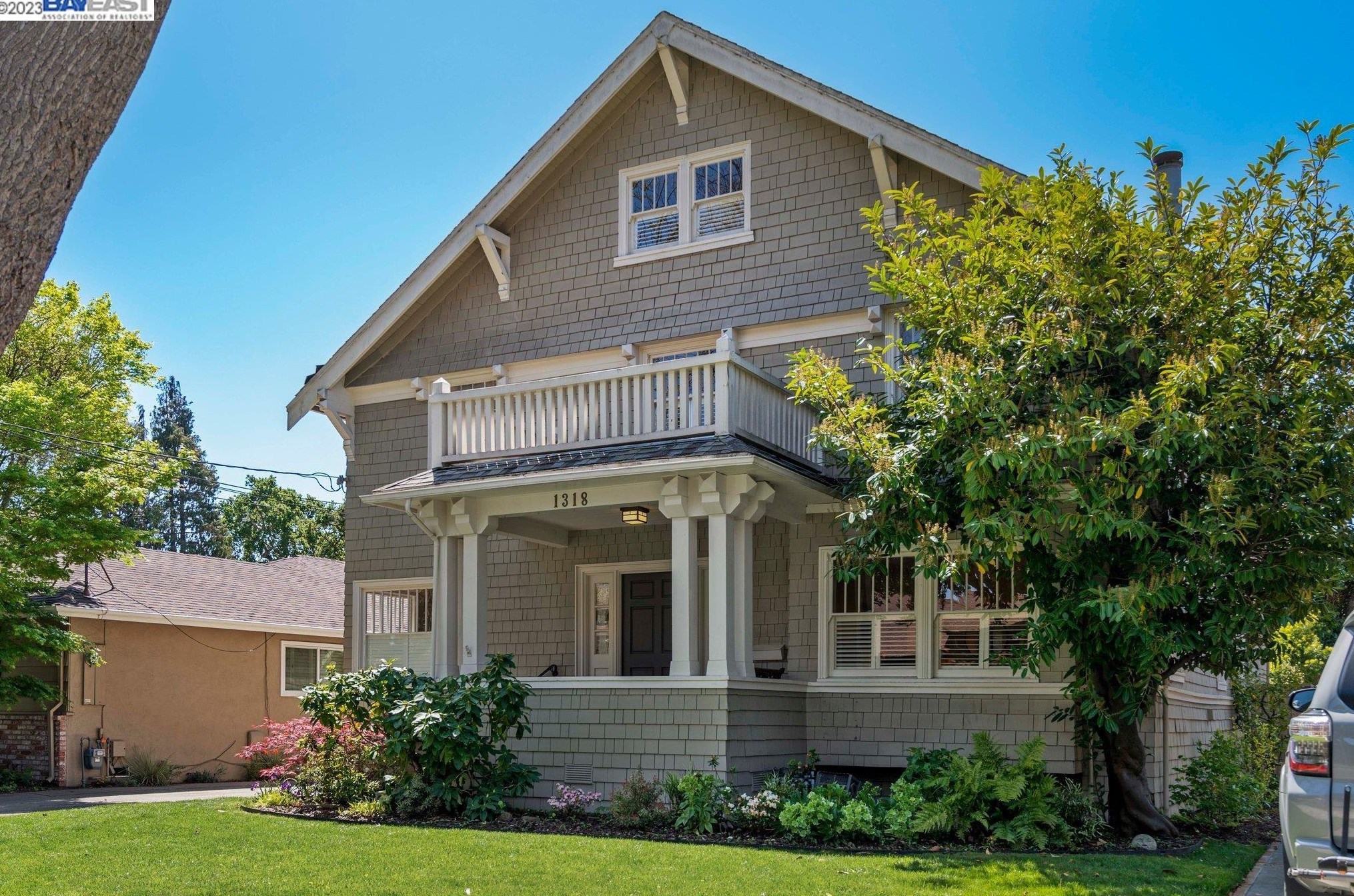 1318 Clinton Ave, Alameda, CA 94501-4006