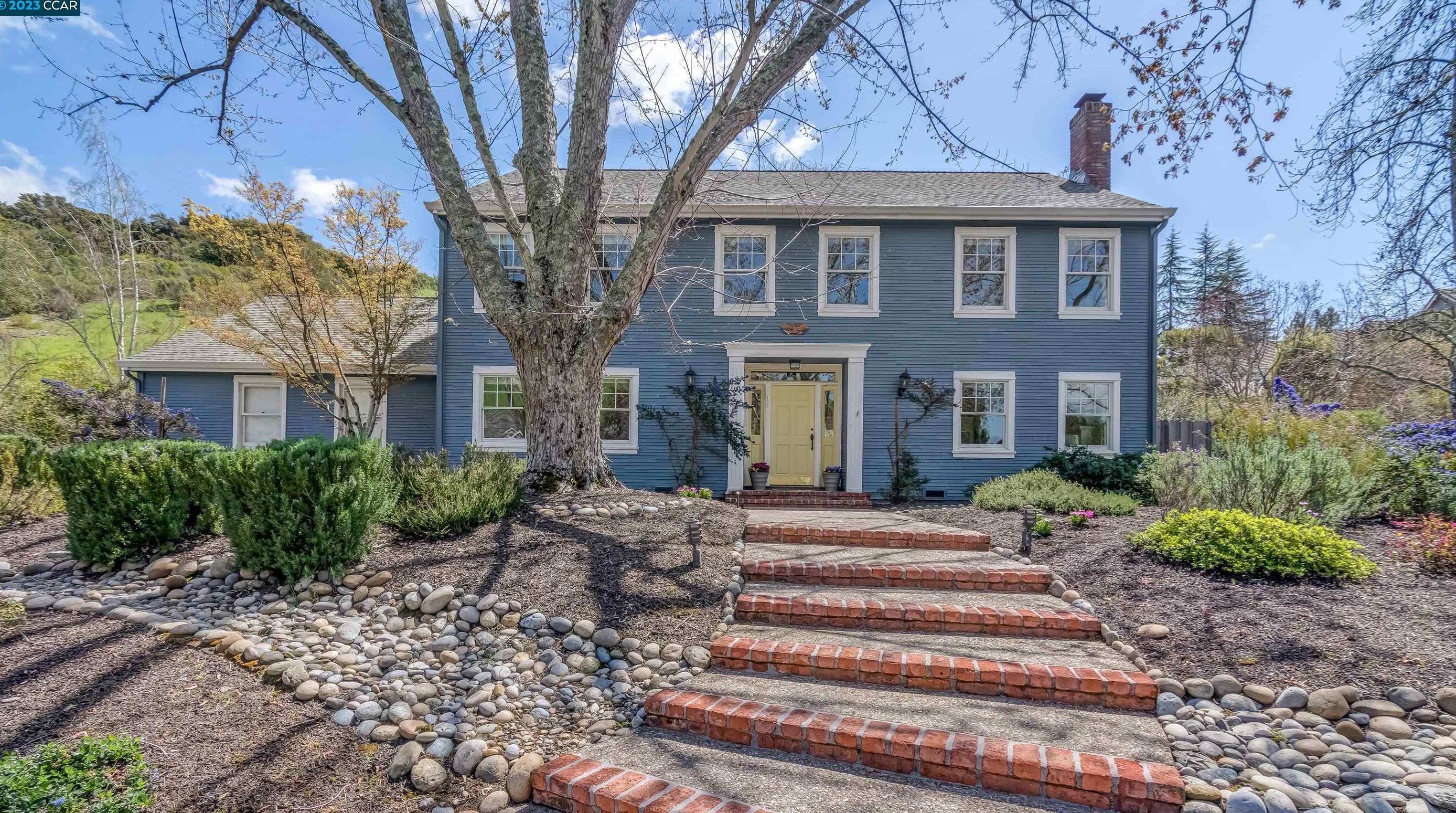 12 Merrill Dr, Moraga, CA 94556-2812