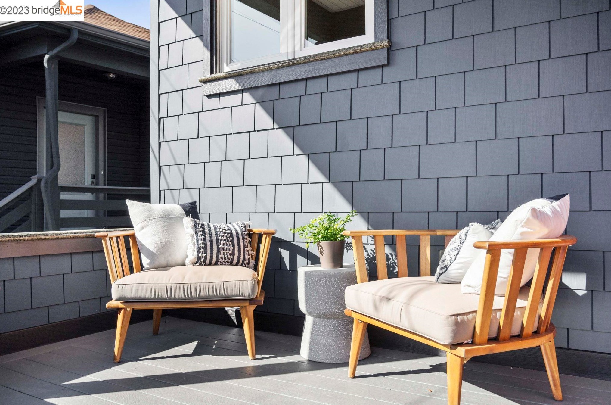 2615 Santa Clara Ave, Alameda, CA 94501-3040