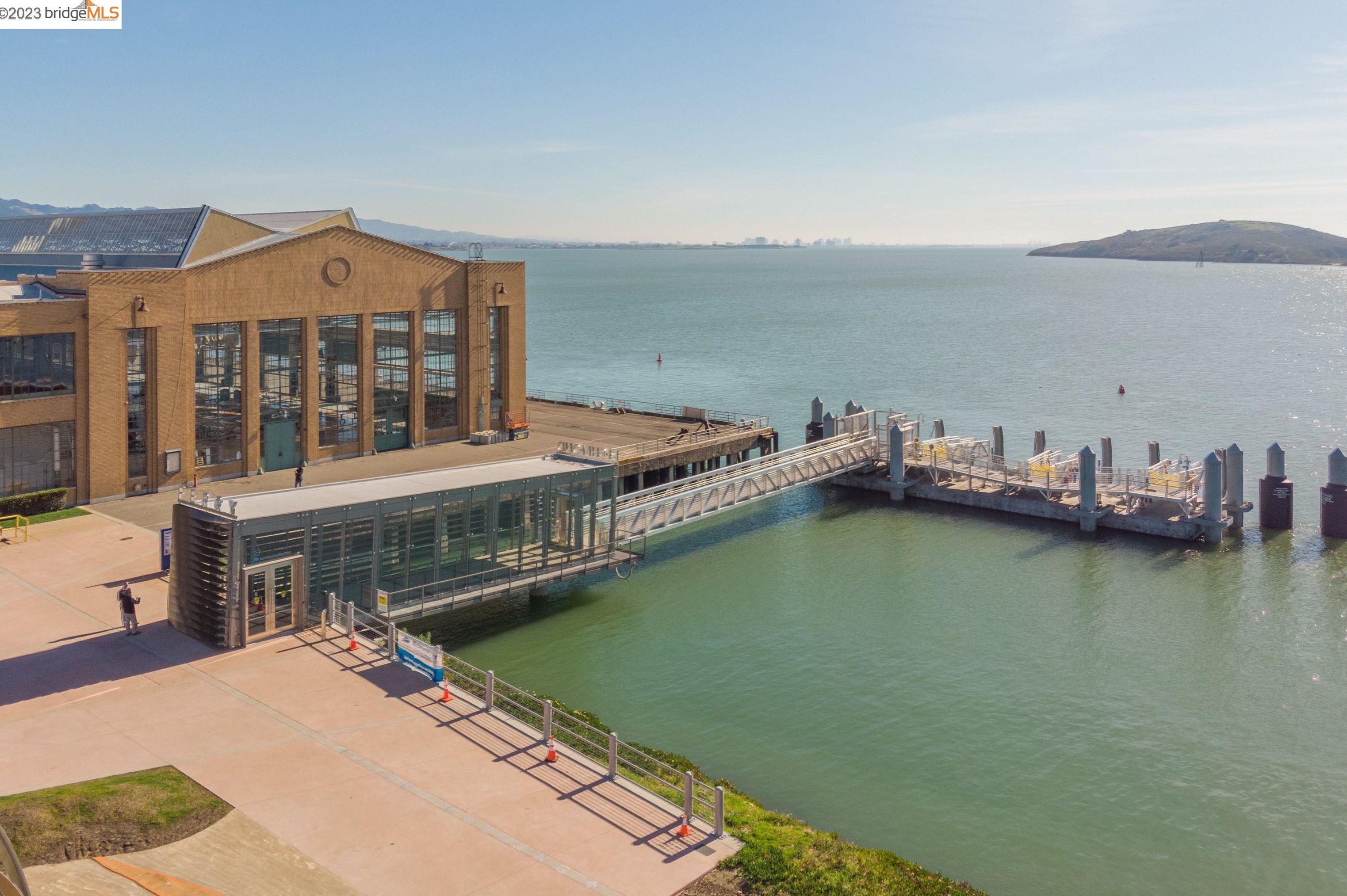 245 Shoreline Ct, Richmond CA  94804-7435 exterior