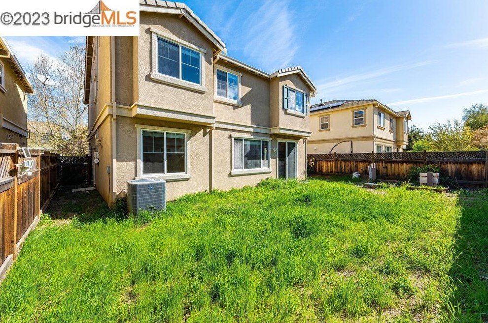 2321 Blue Ridge Ave, Los Angeles CA  94513-4158 exterior