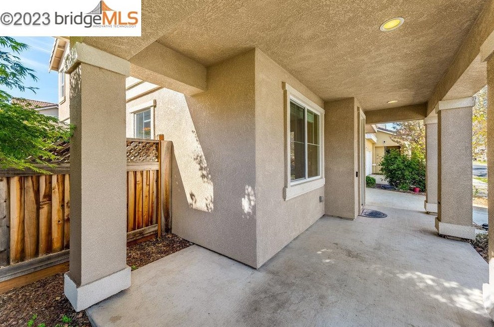 2321 Blue Ridge Ave, Los Angeles CA  94513-4158 exterior