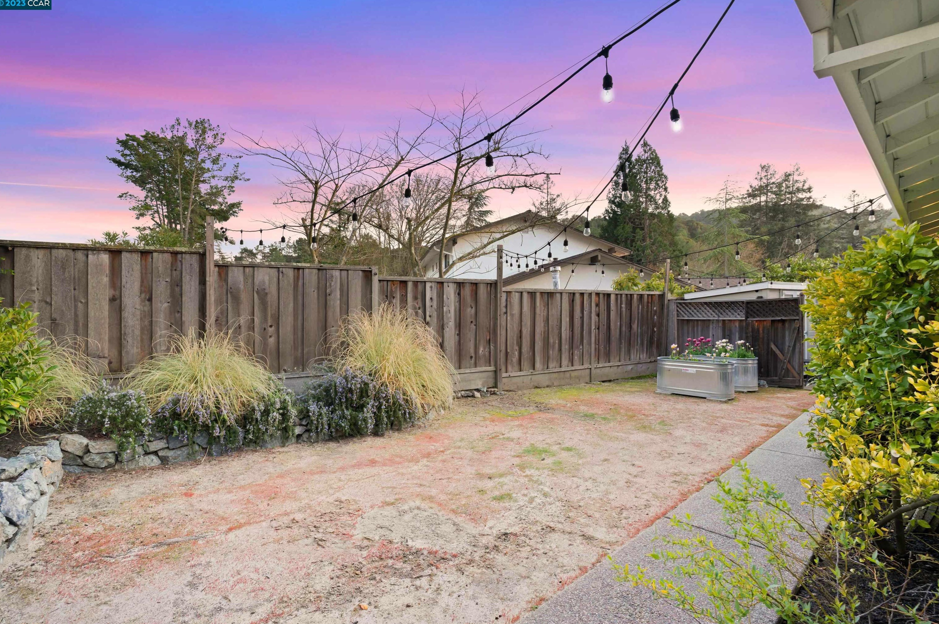 471 Millfield Pl, Moraga CA  94556-2512 exterior