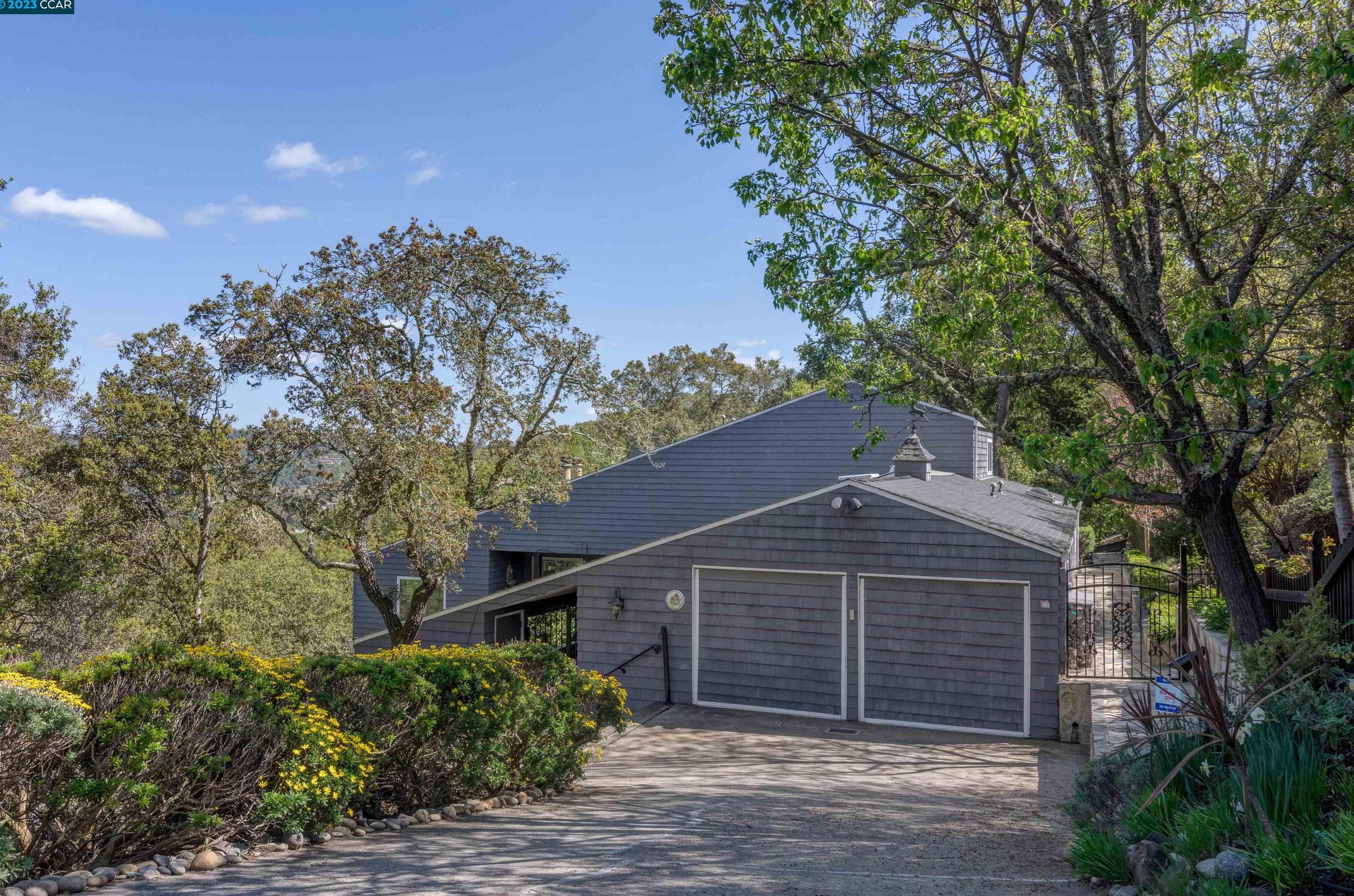 210 Tappan Ln, Orinda, CA 94563